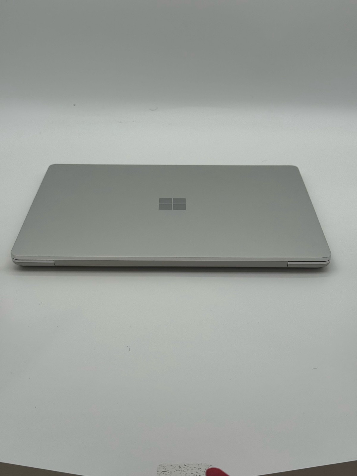 Microsoft Surface Laptop Go – 12.4″, i5-1035G1, 8GB, 128GB SSD – Platinum