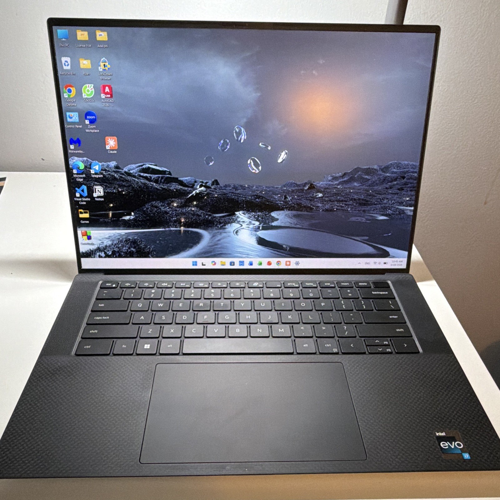 Dell XPS 15 9530 i7 13th Gen 16GB 477GB SSD 15in Silver Excellent Condition