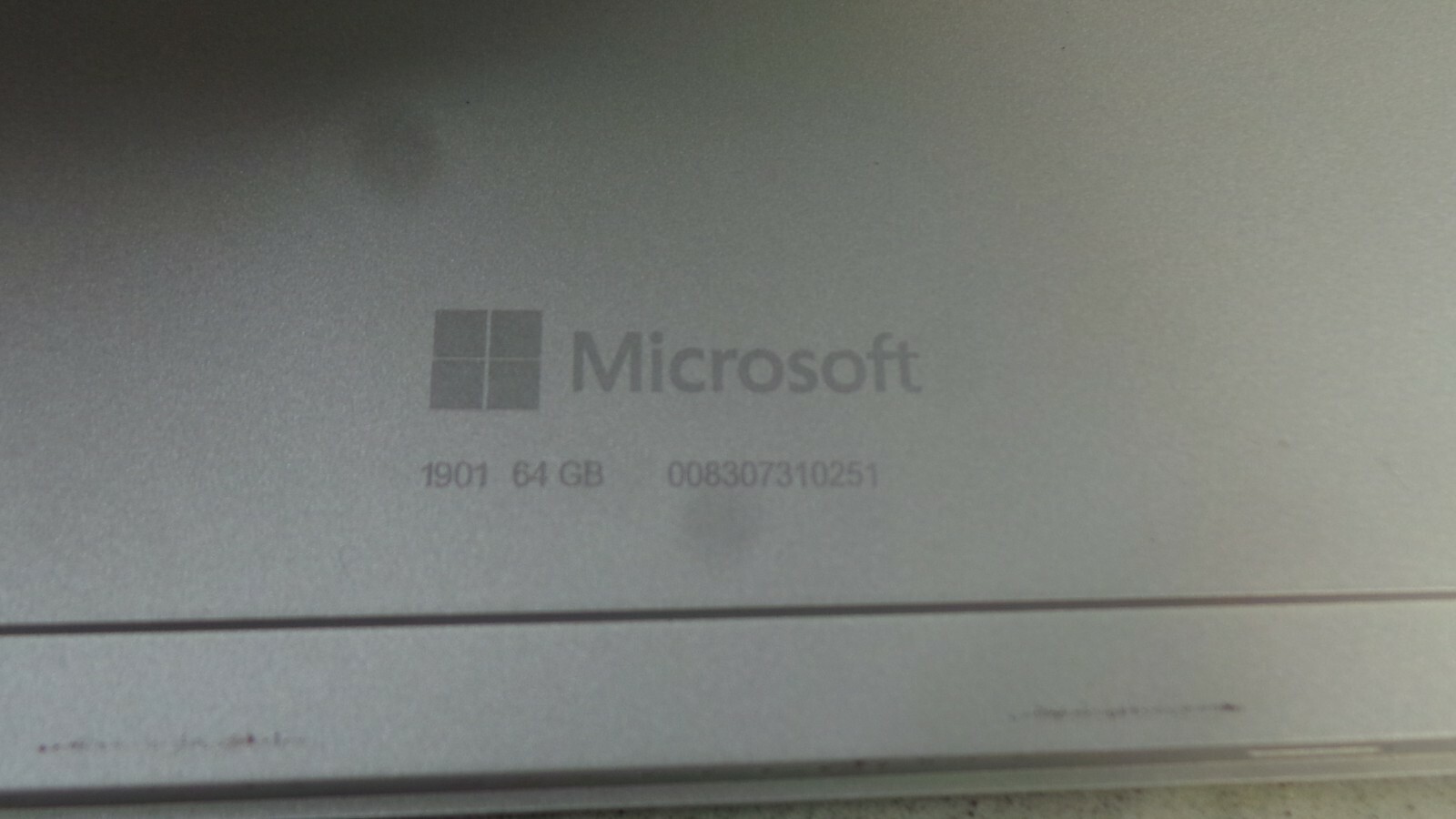 Microsoft Surface Go 2 10.5″ 2020 1.7GHz Pentium Gold 4425Y 4GB 64GB
