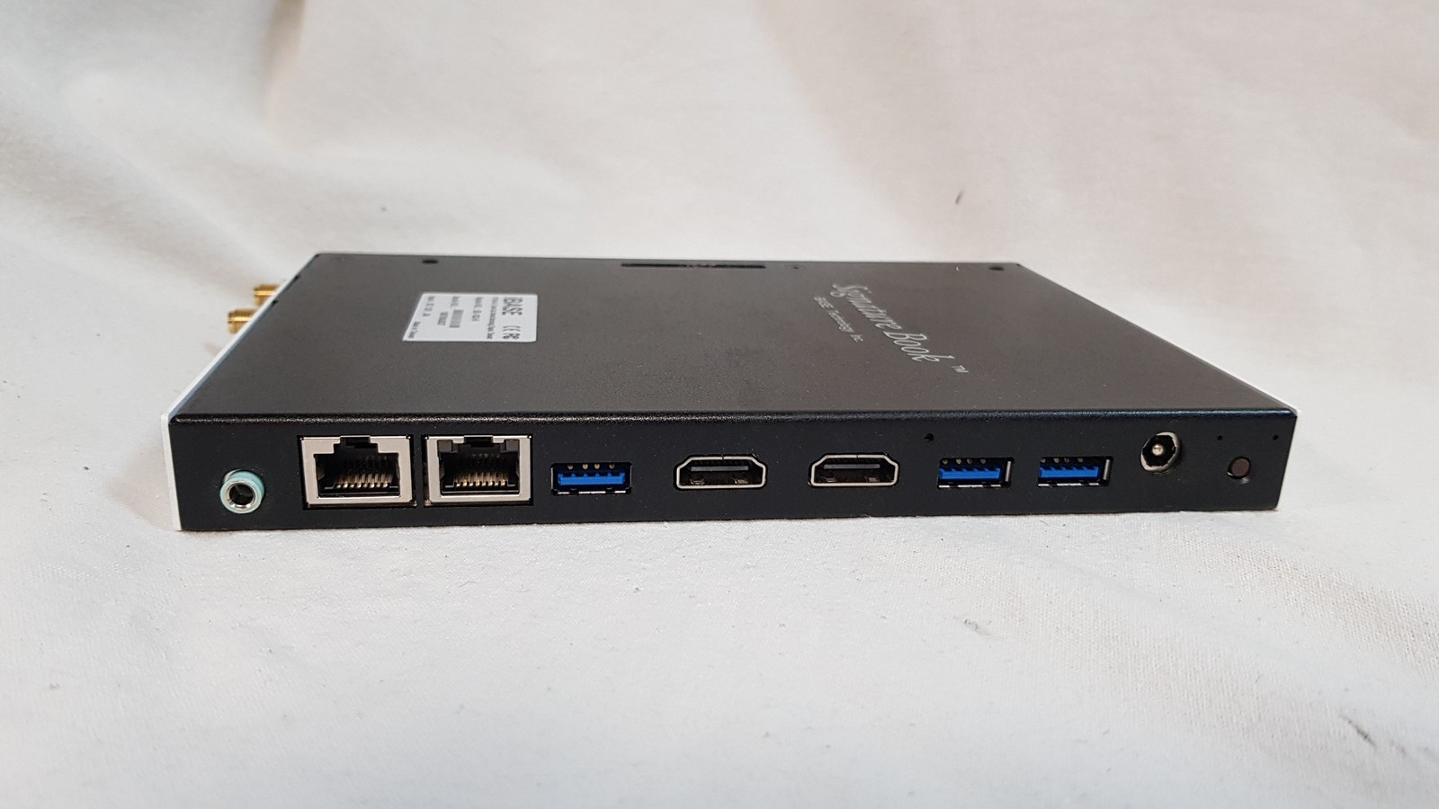 iBase se-102-n Intel Atom E3950 4GB 64GB SSD NO OS Mini PC Digital Signage