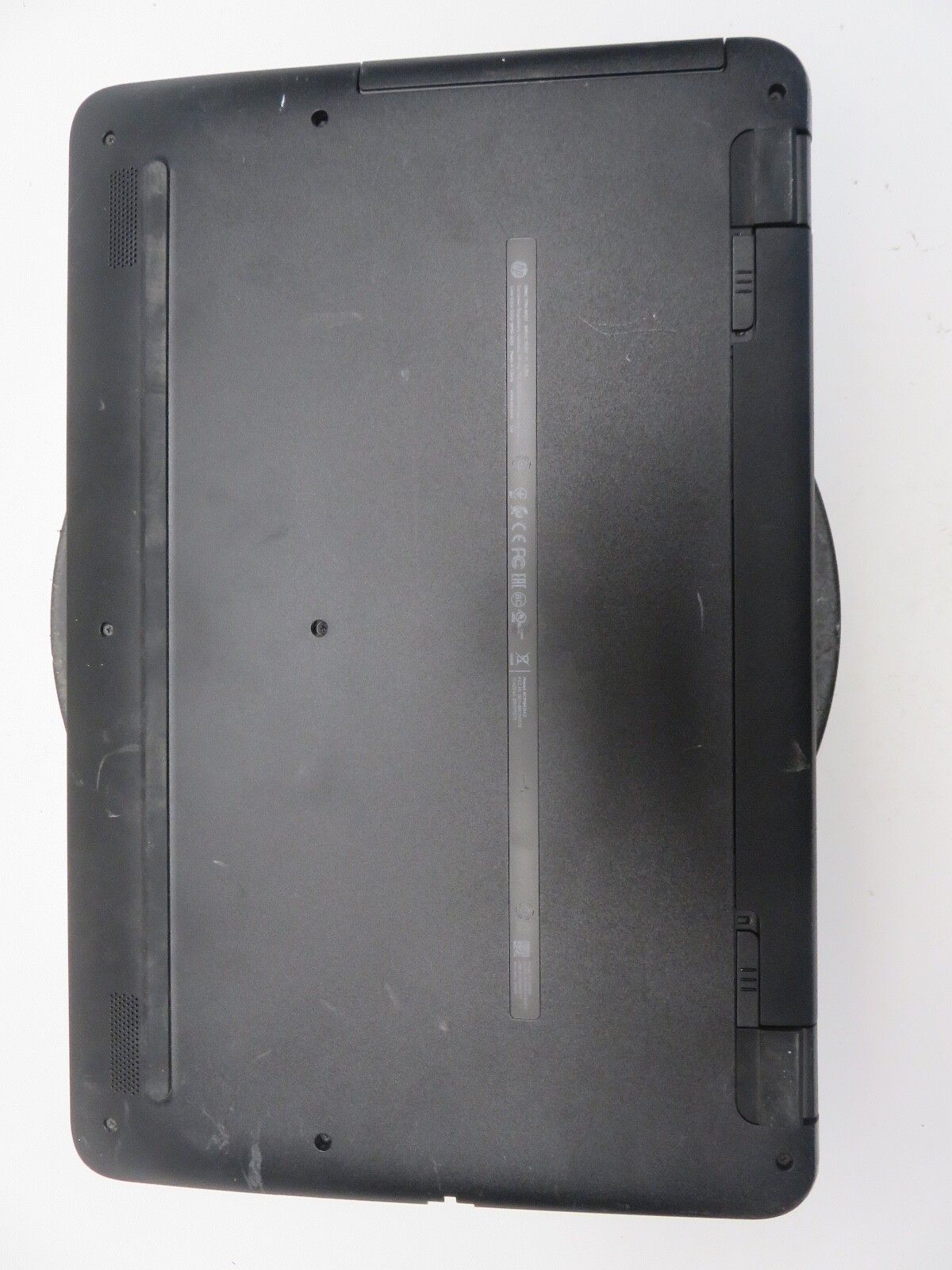 HP 17-Y031NR AMD A8-7410 2.2GHz 4GB Windows 10 1TB No Batt