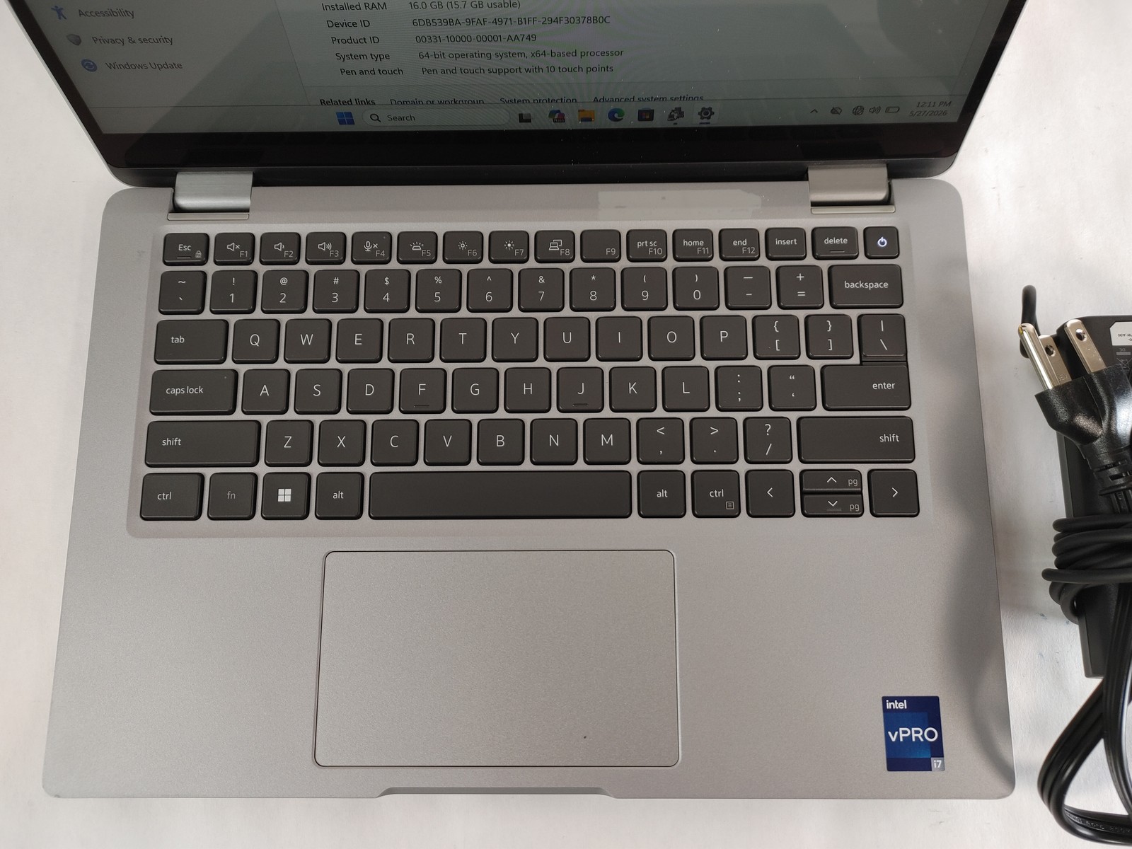 Dell Latitude 5330 Core i7-1265U 1.80 GHz 16 GB DDR4 256 GB NVMe Windows 11 Pro