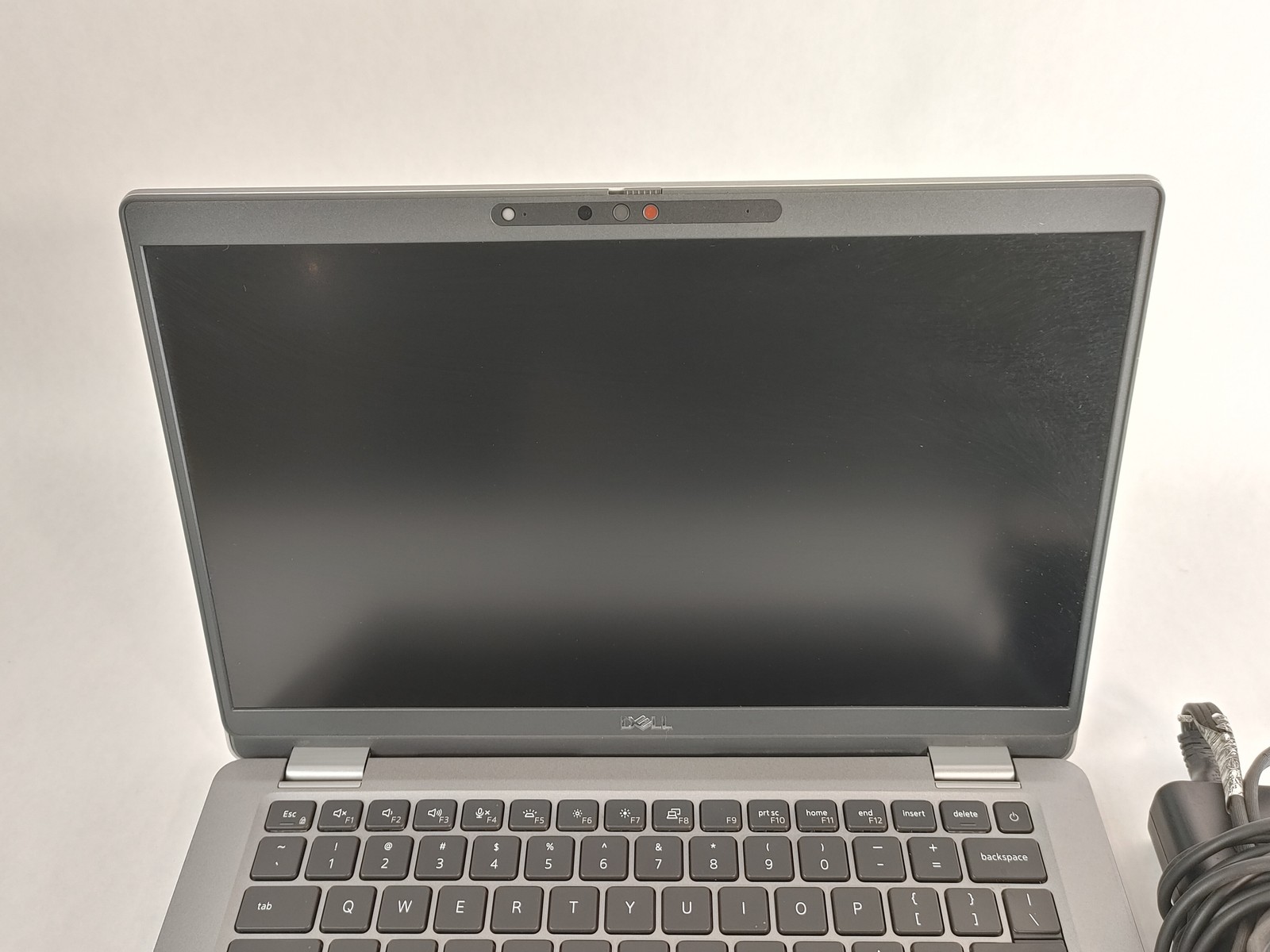 Dell Latitude 5330 Core i7-1265U 1.80 GHz 16 GB DDR4 256 GB NVMe Windows 11 Pro