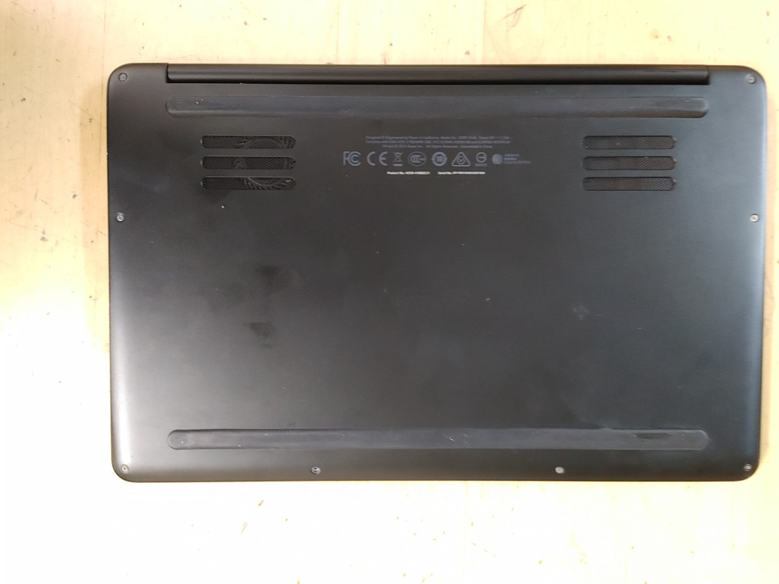 Razer RZ09-0168 Core i7-6500U@2.59GHz,8GB RAM , 512GB SSD , WIN 10