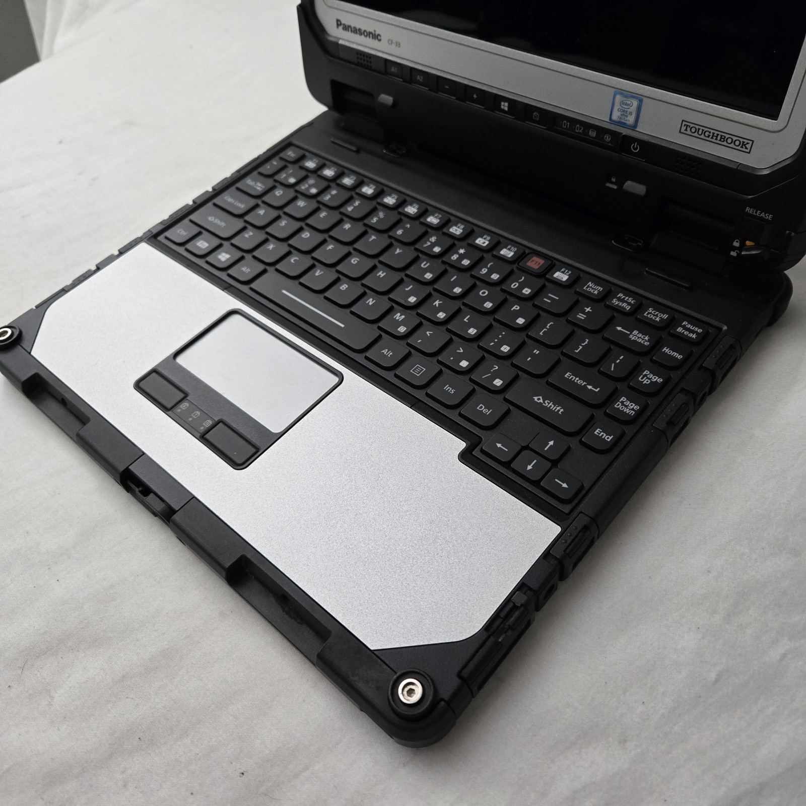 Panasonic Toughbook CF-33 i5-7300U 2.60GHz 256GB SSD 8GB Ram 4G – GPS – Grade B+