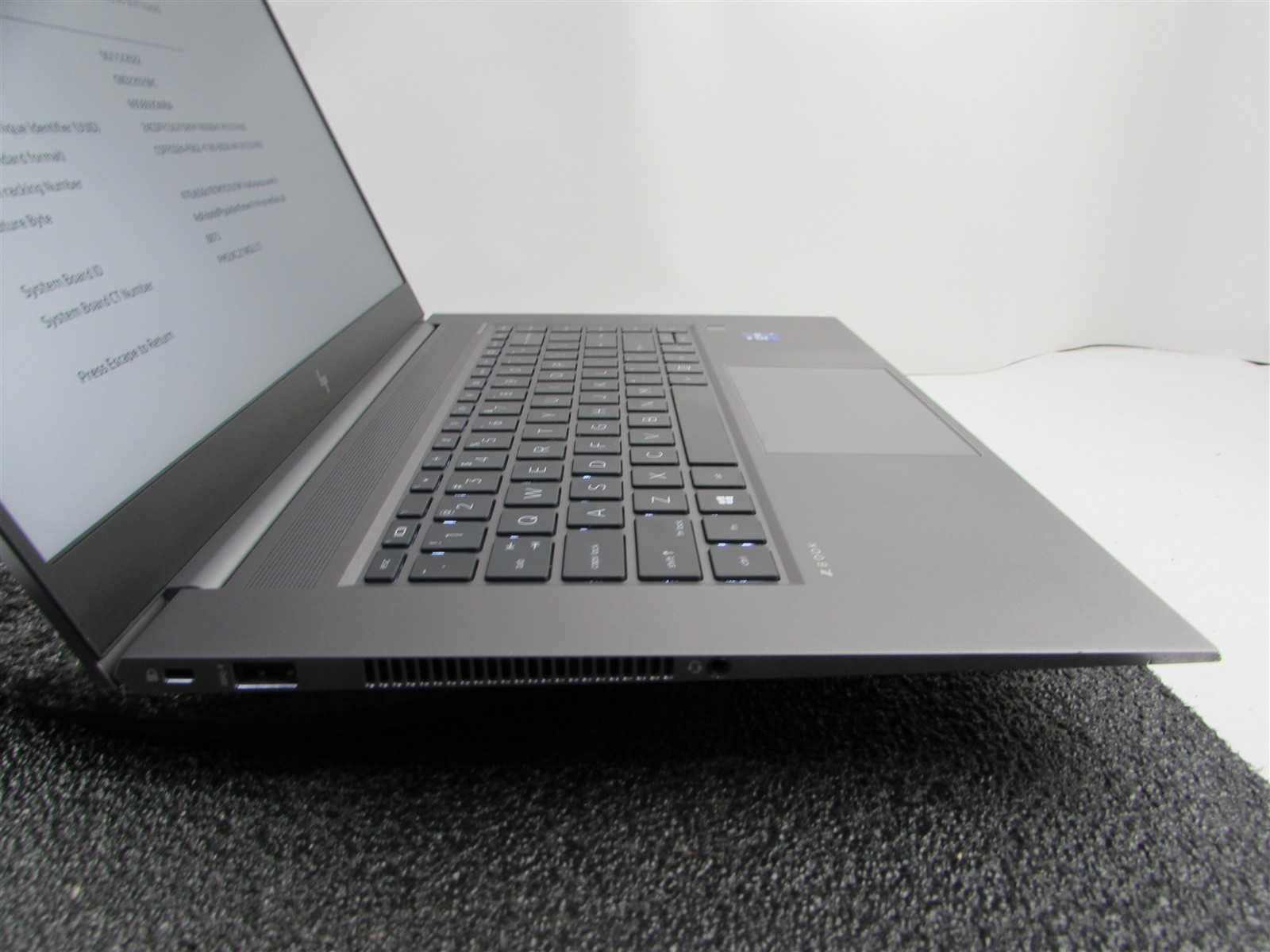 HP ZBOOK STUDIO (G8) 1920X1080 FHD I9-11950H 1TB SSD 32GB RAM RTX A3000 NO O.S