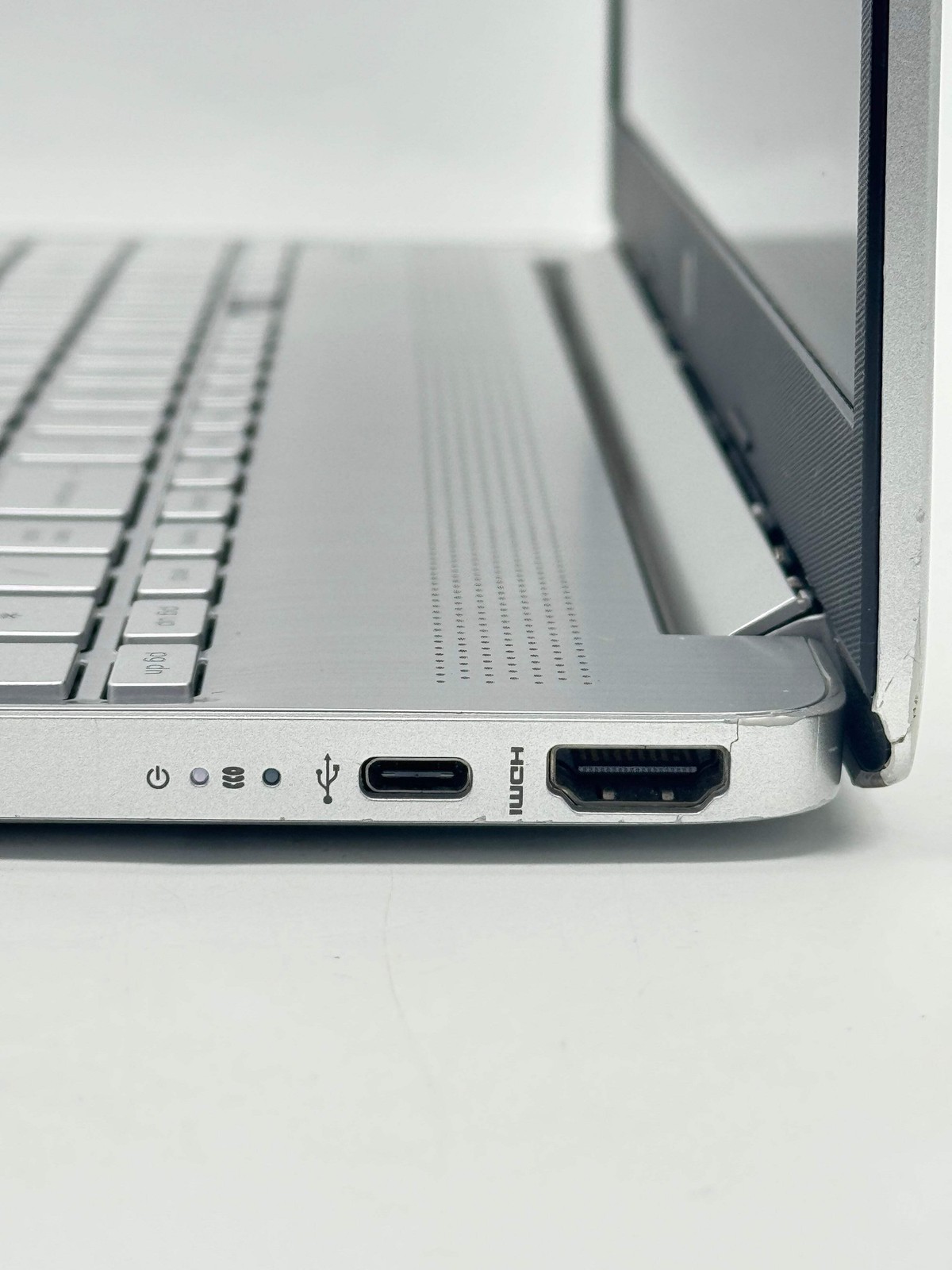 HP 15-DY2702DX 15.6″ Core i3 11th Gen 8GB 256GB Silver – Won’t Boot For Parts