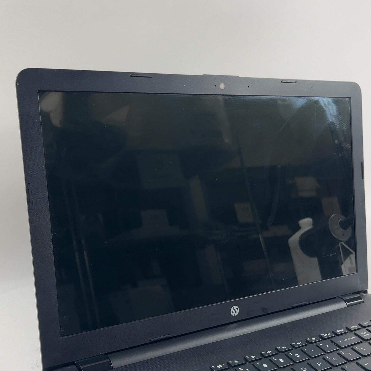 HP Laptop 15-BS212WM 15.6″ Celeron N4000 1.1GHz 4GB RAM 500GB HDD