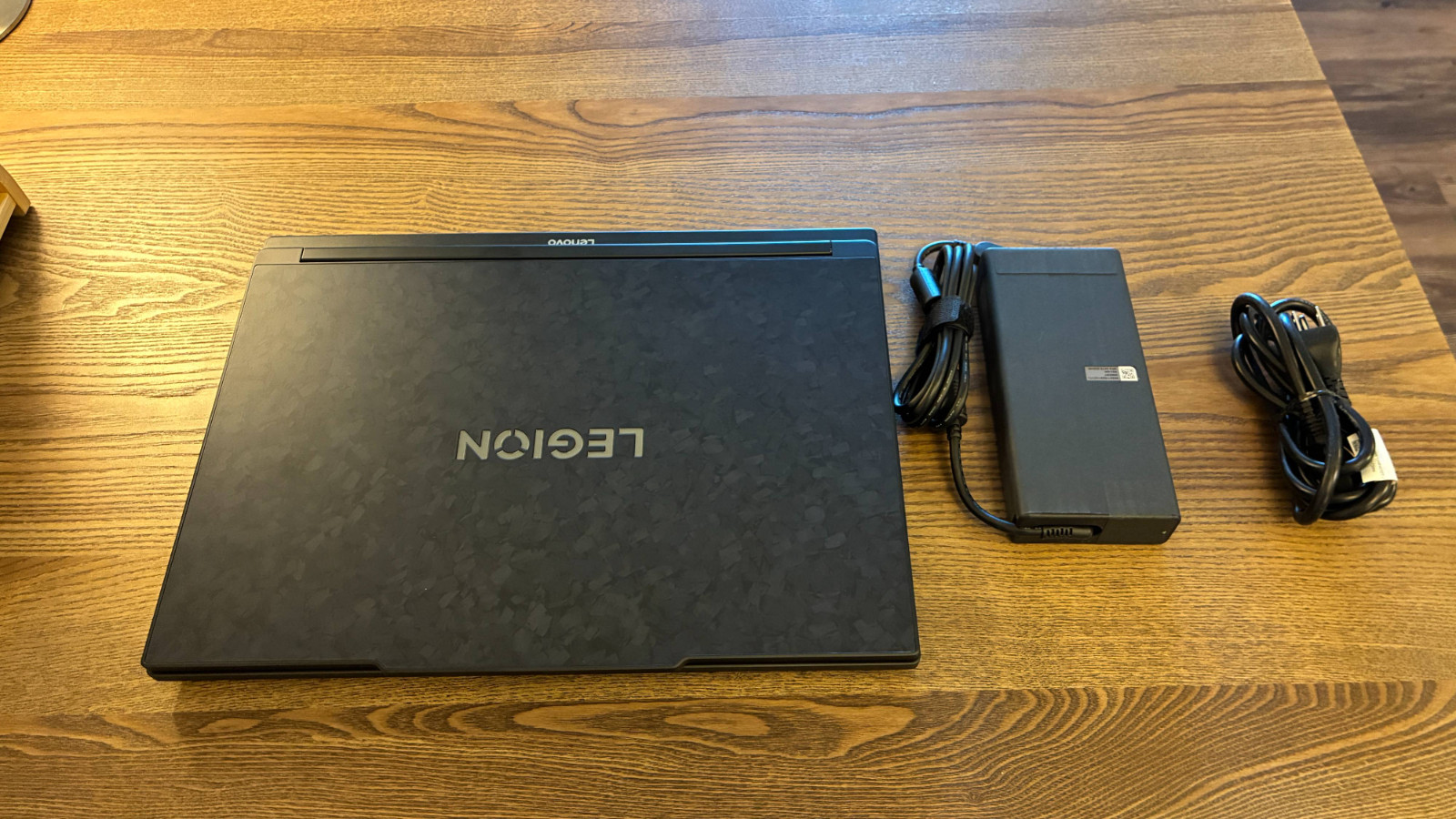 Lenovo Legion 9i Gen 10 18 WQUXGA Ultra 9 275HX RTX5080 32GB 1TB Gaming 2Y *READ