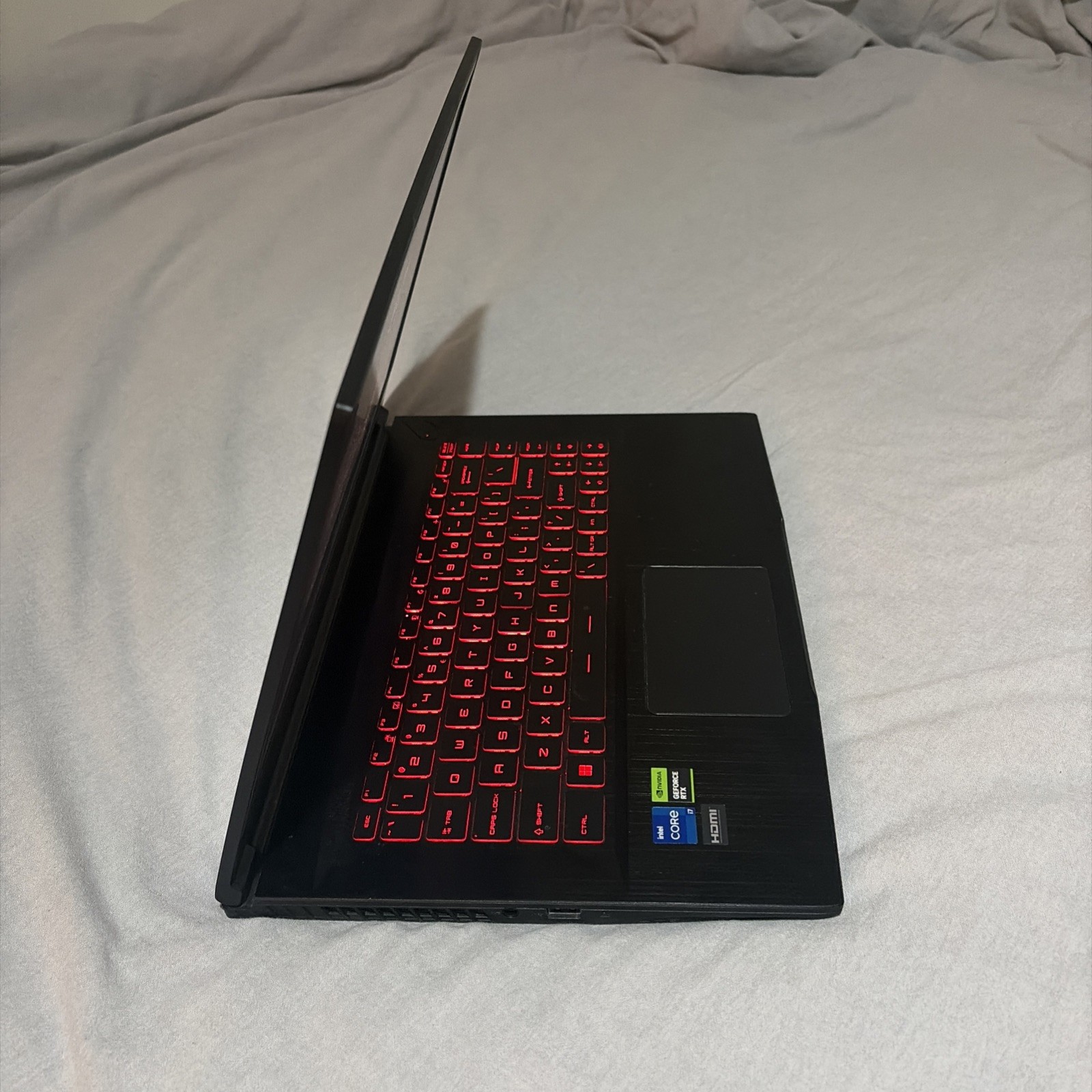 MSI GF63 Thin 11UC 1289US 15.6″ 144 Hz Gaming Laptop in Black
