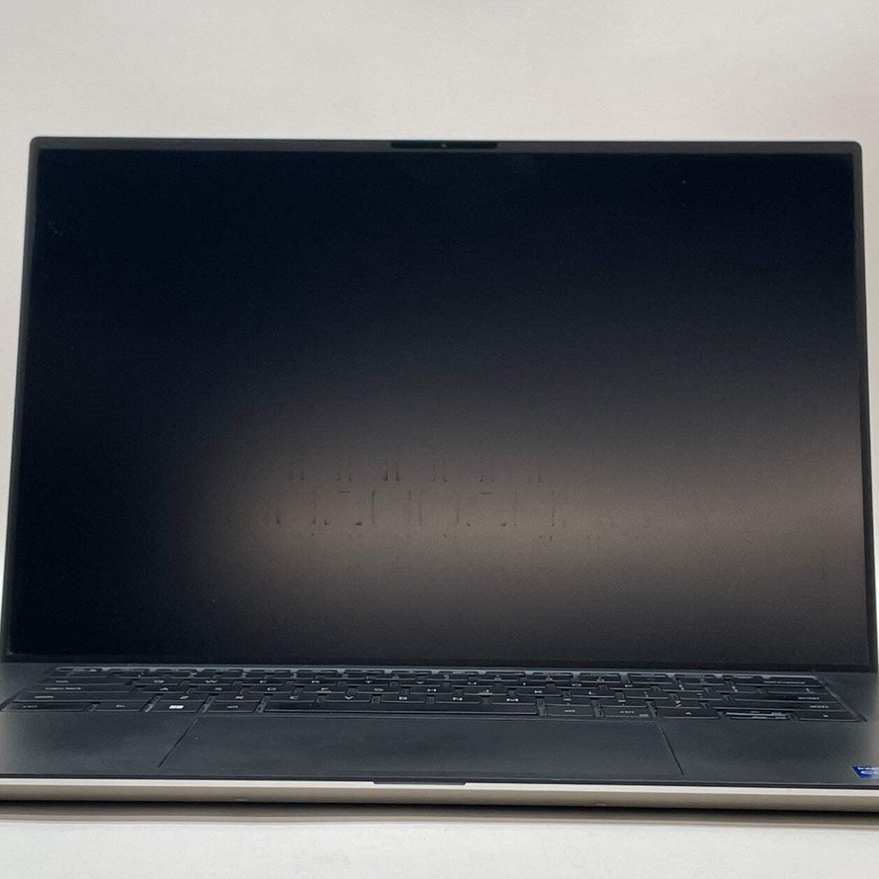 Dell XPS 15 9510 15.6″ i7-11800H 2.3GHz 16GB RAM 1TB SSD GeForce RTX 3050 Ti