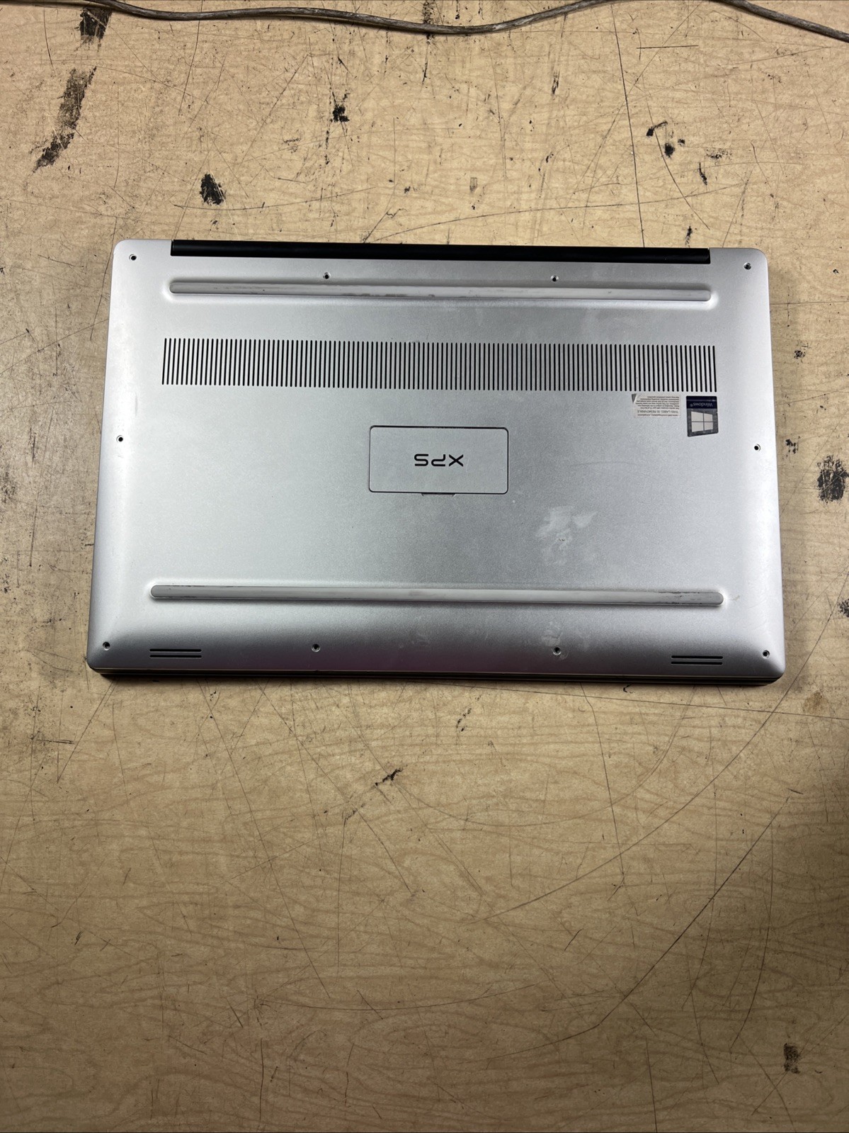 DELL XPS P56F INTEL CORE I5 9TH GEN 8GB RAM **POWER ON NO IMAGE **NO HD/ NO CADD