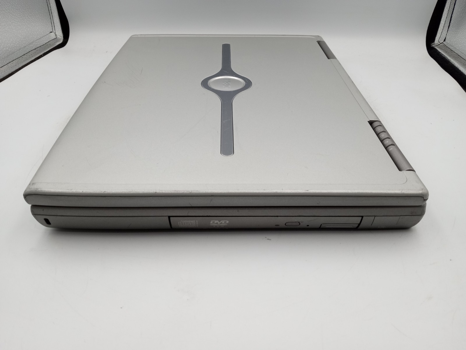 Dell Inspiron 8500 15″ Laptop Intel Pentium 4 1GB RAM 60GB HDD WinXP – READ -RR