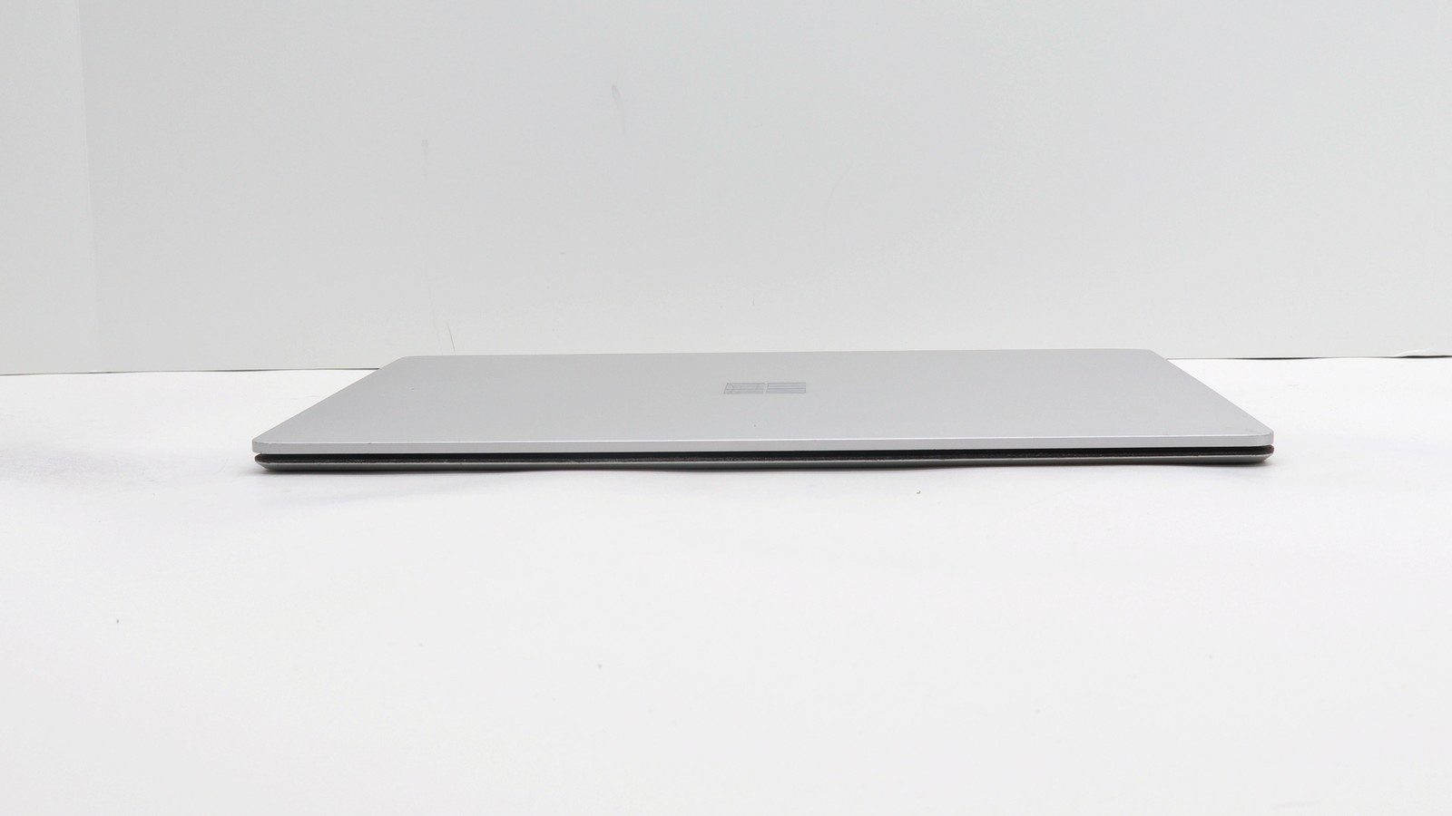 Microsoft Surface Laptop 14″ i7-7660u 16GB 512GB – Fair READ DESC