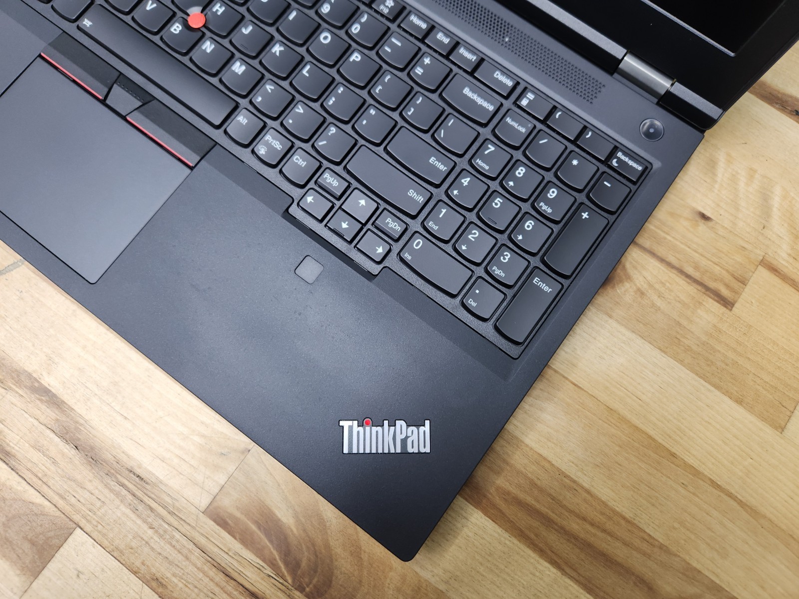 Lenovo ThinkPad P15 Gen 1 15.6″ FHD i7-10750H 32GB RAM Quadro T1000 Win 11 Pro ~