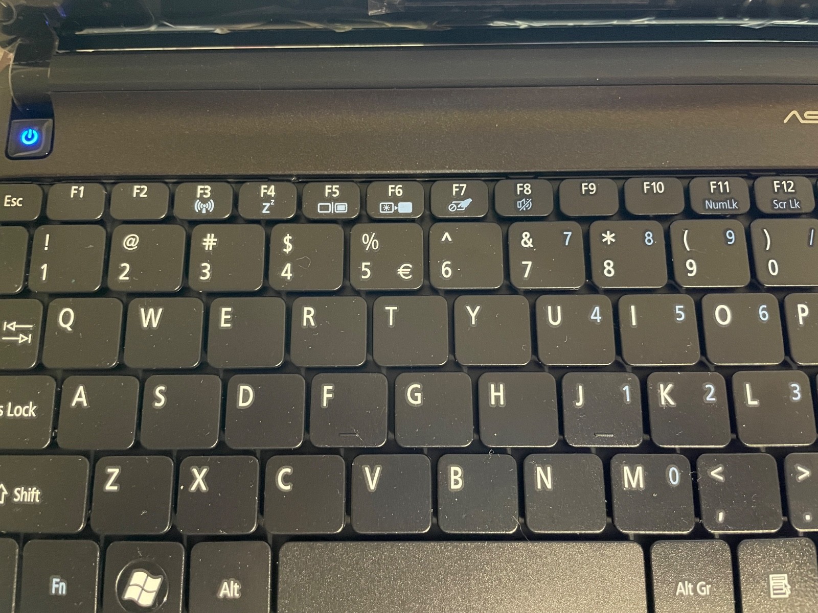 OEM Acer Aspire One D270-1375 Laptop 10.1″ working laptop.