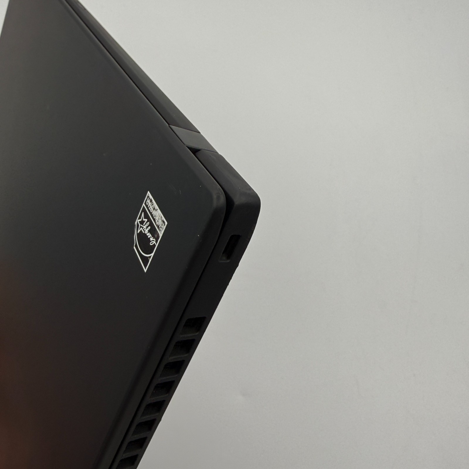 Lenovo ThinkPad X1 Carbon gen 8. i7 10510U 1.60GHz 16GB RAM 256GB SSD 14″ FHD