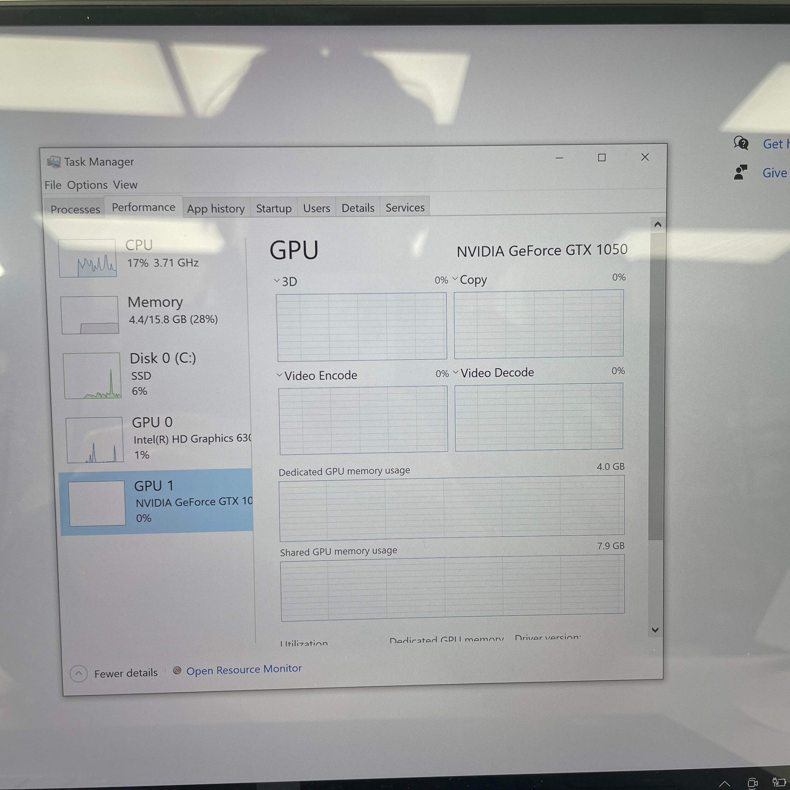 Dell XPS 9560 15.6″ i7-7700HQ 2.8GHz 16GB RAM 1TB SSD GeForce GTX 1050