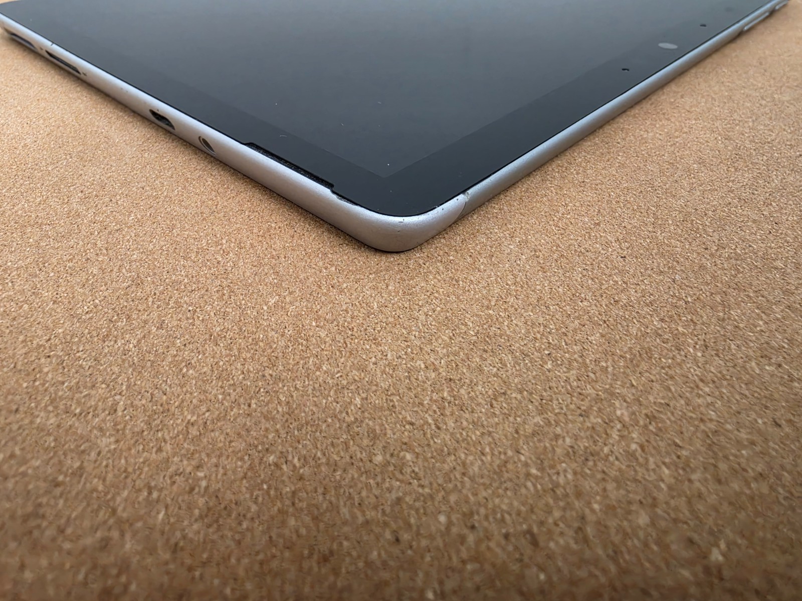 Microsoft Surface Go 2 m3-8100Y 8GB Ram 128GB SSD Win 11 Pro