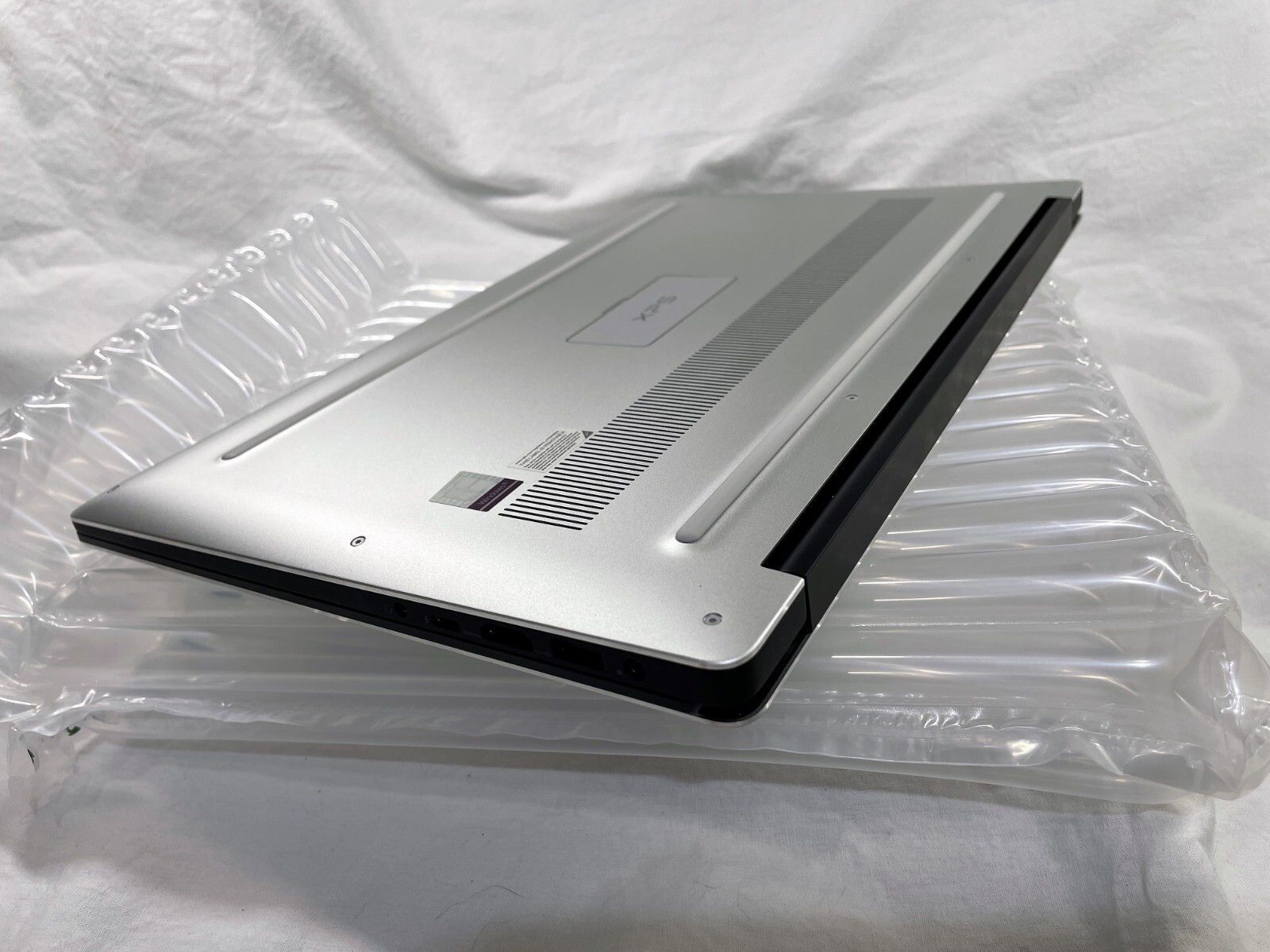 Dell XPS 15 7590 | i9-9980HK 2.4GHz | 4K OLED | 2TB | 32GB | Grade A