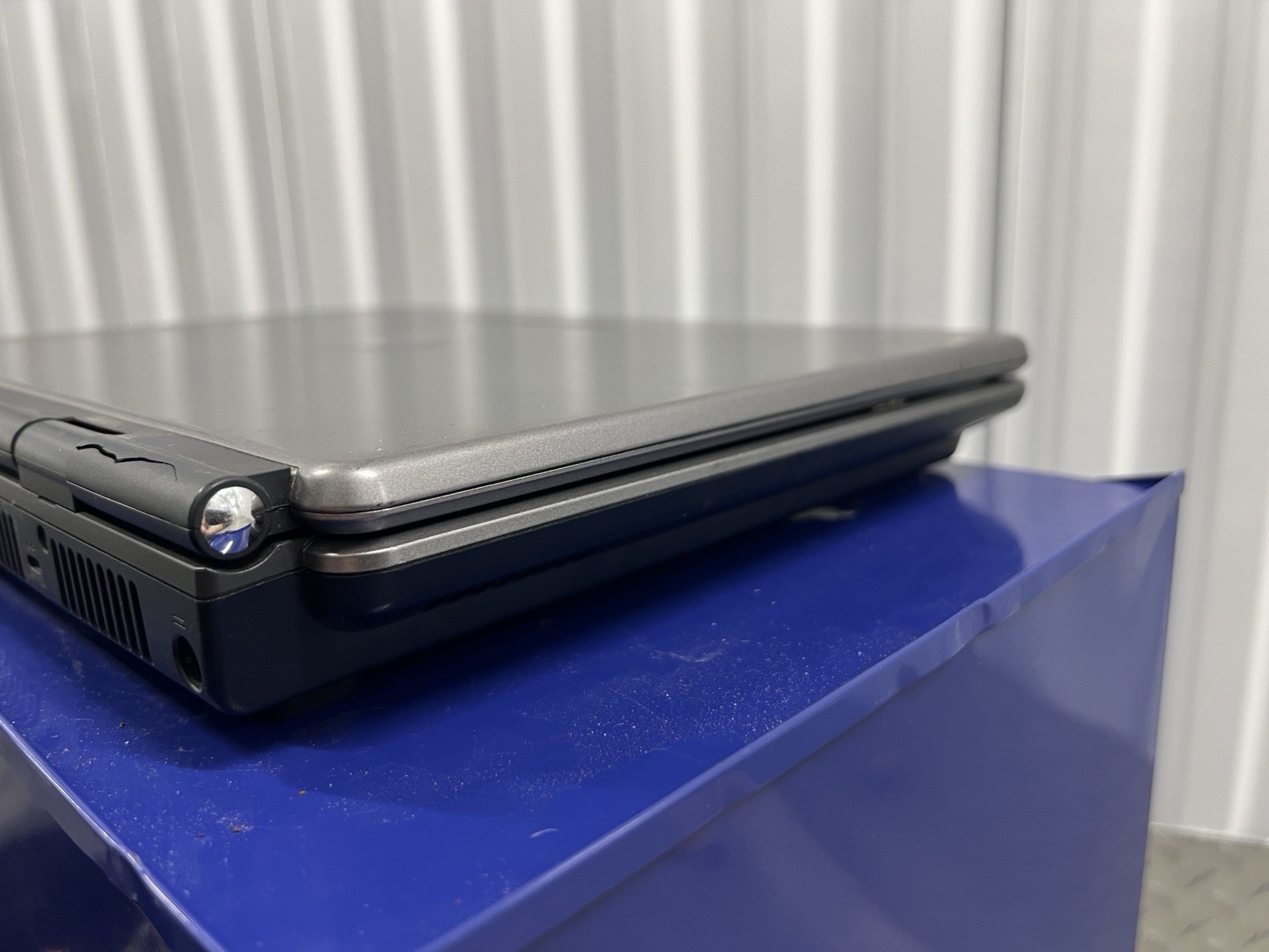 Winbook 331 Laptop 15.4″ Notebook (AMD Turion 64 X2) Laptop Vintage iBook / prop