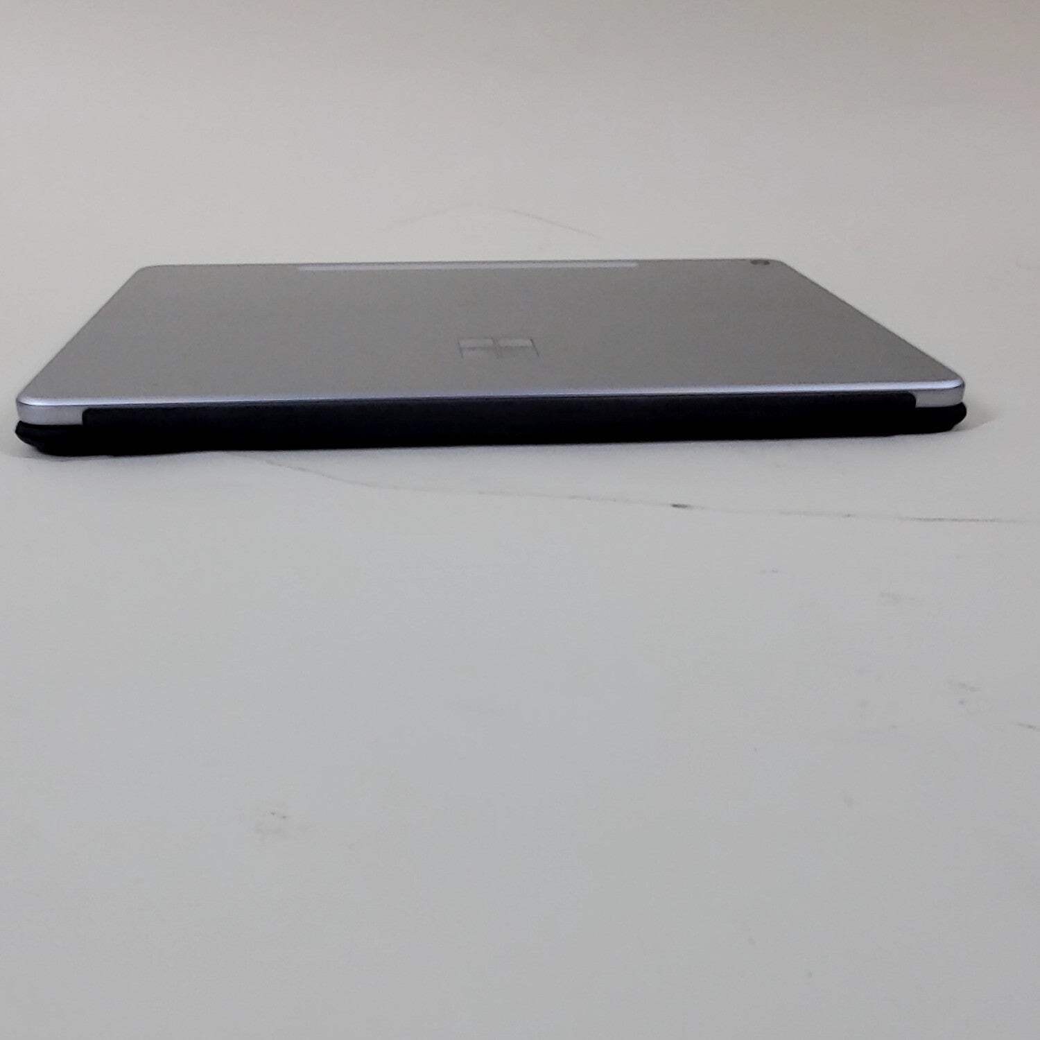 Microsoft Surface Pro 2109 12″ Snapdragon X Plus 3.3GHz 16GB RAM 256GB SSD