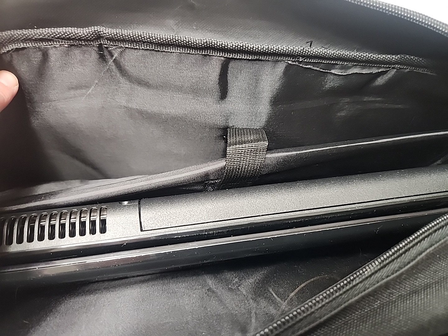 Dell Laptop Inspiron 1750 Windows 2007 &Extreme Laptop Bag FOR PARTS Not Tested