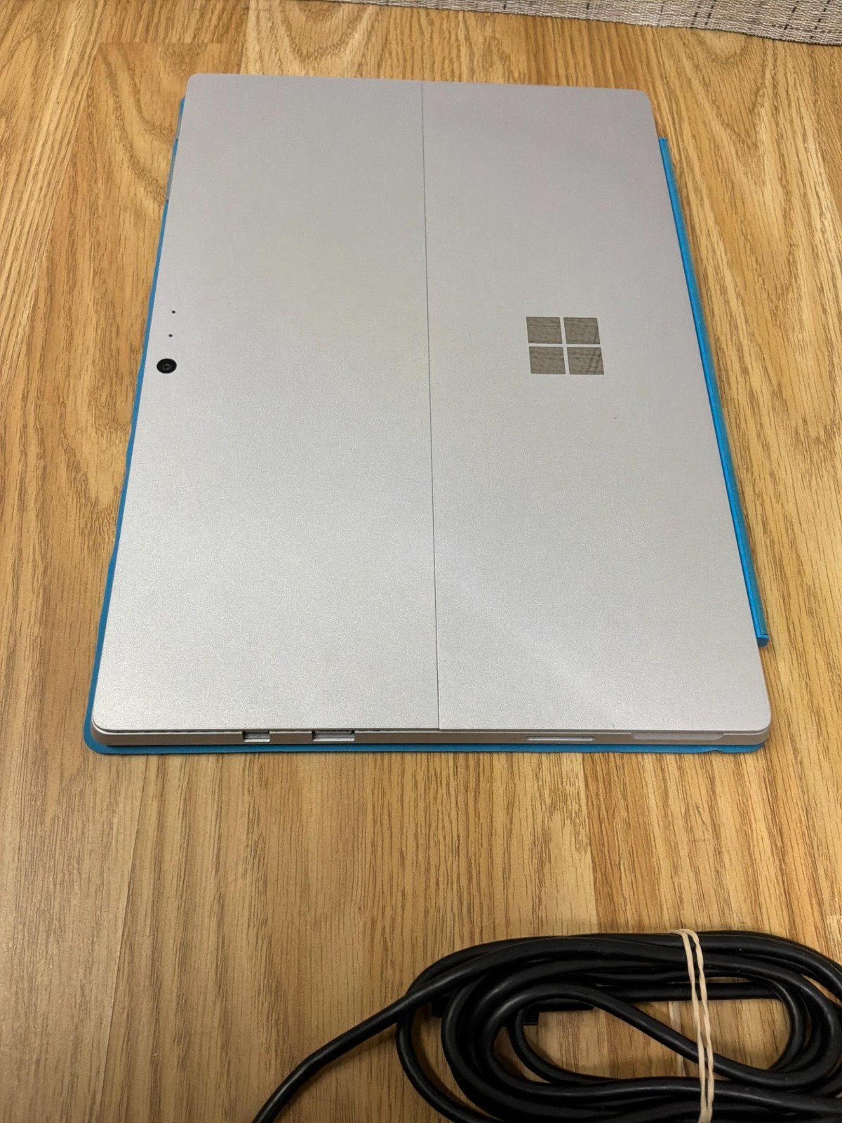 Microsoft Surface Pro 4 i5-6300U 4GB RAM 128GB SSD Intel HD 520 Windows 11