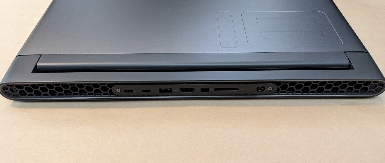 Dell Alienware M18 R1 QHD+ 165Hz i9-13980HX 32GB 4TB SSD NVIDIA RTX 4090 16GB