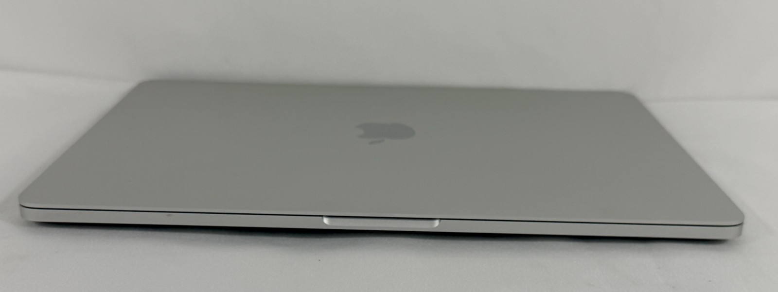 Macbook Pro 2019 A1989| 13inch | intel Quad Core i5 | 8GB RAM |1 TB NVMe |