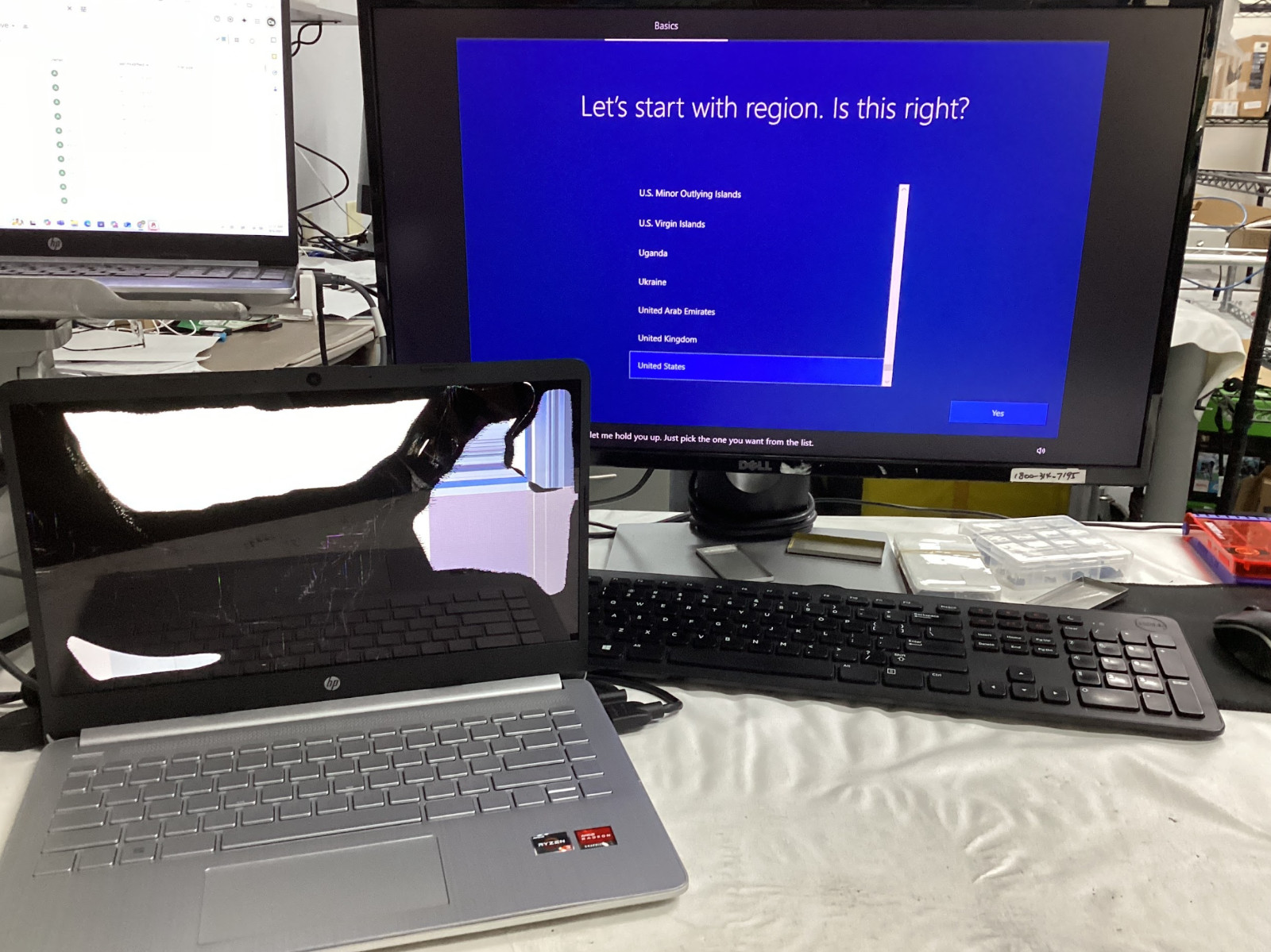HP 14″ fq0032m Laptop AMD Athlon Silver 4GB 128GB – Broken Screen & Battery