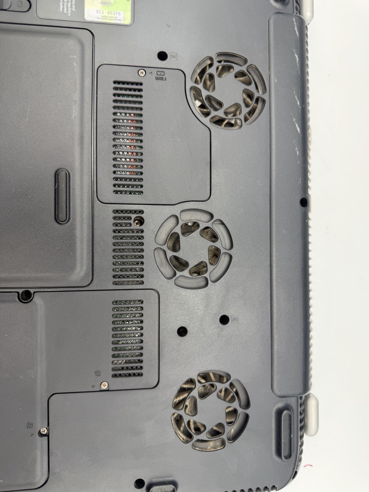 HP Pavilion zd8000 Laptop AS-IS Untested No Charger HDD RAM Included