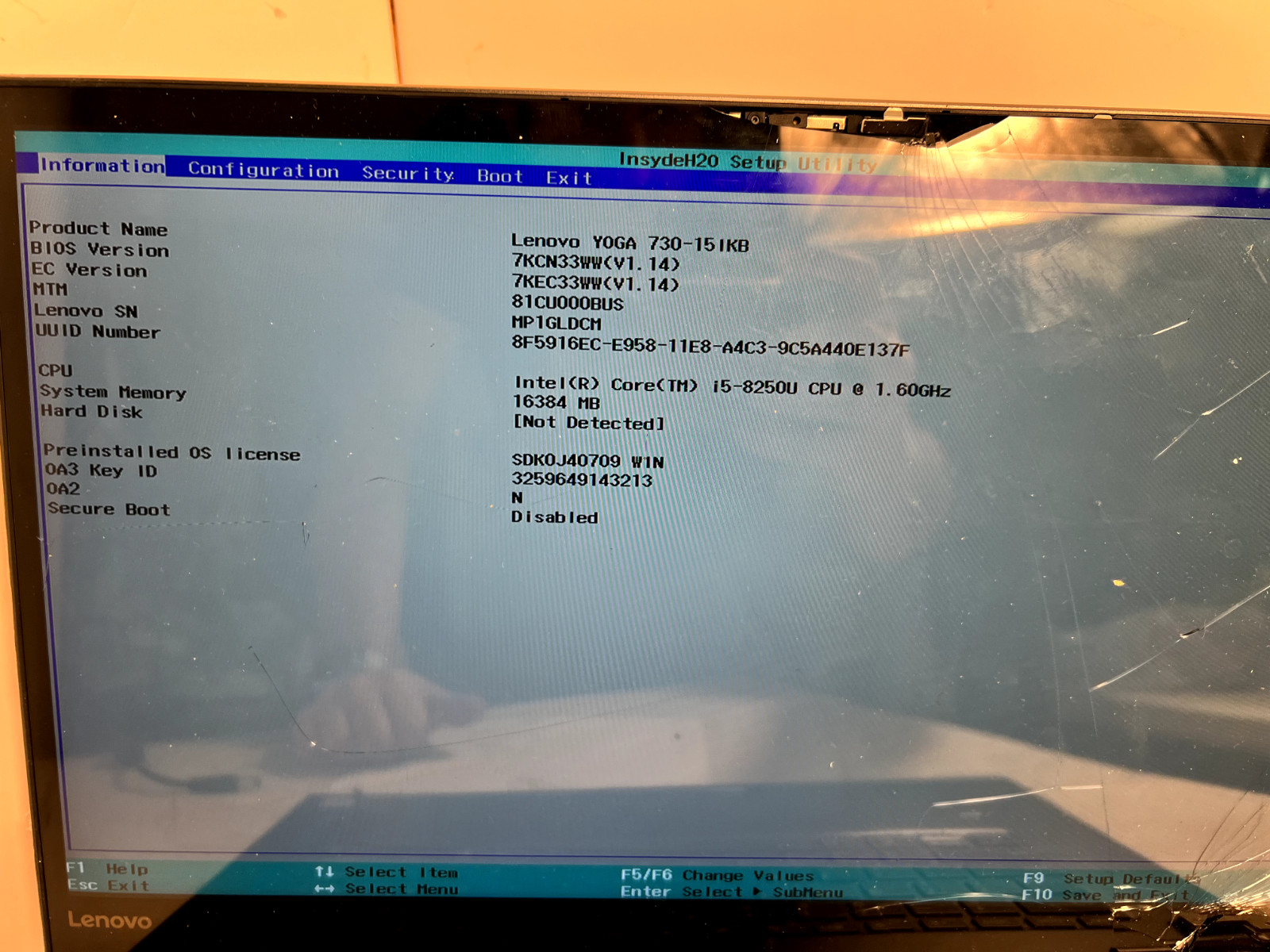 Lenovo Yoga 730-15IKB 15.6″ 2 in 1 i5-8250U 1.60 GHz 16GB No SSD As-Is *Cracked*
