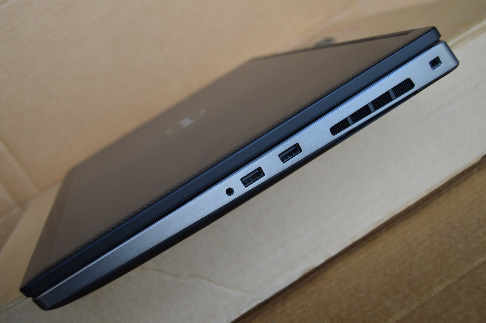 Dell Precision 7730 1080P FHD IPS 6-Core E-2186M 64GB 512G SSD+2TB HDD WX 4150
