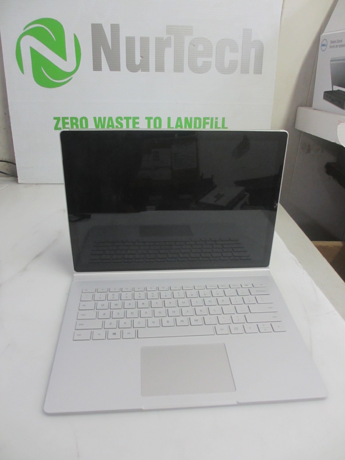 Microsoft Surface Book 2 i5-7300U 2.60GHz 8GB 256GB Ubuntu Laptop + AC READ