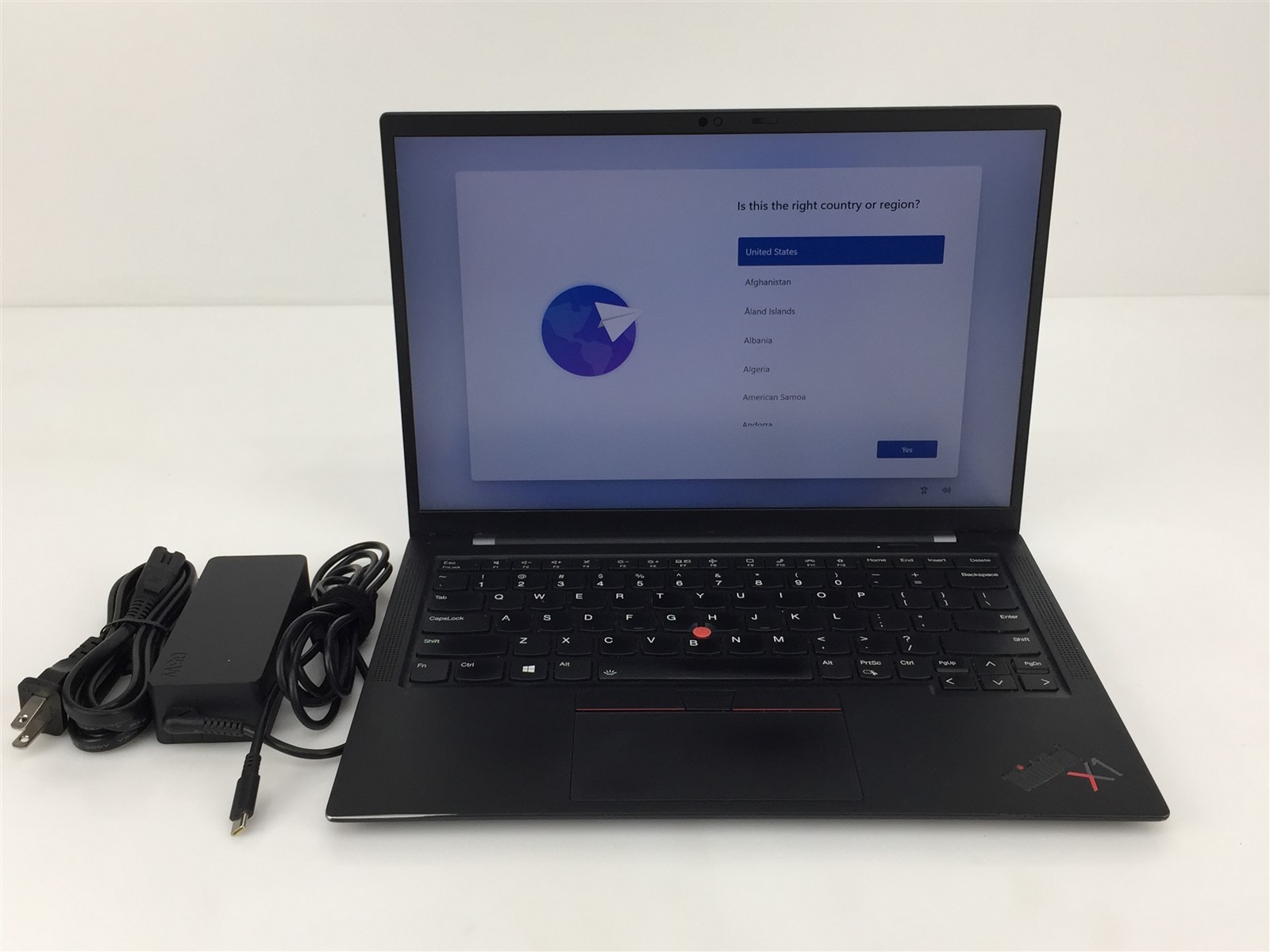 Lenovo ThinkPad X1 Carbon Gen 9 i7-1185G7 4.80GHz 16GB RAM 256GB SSD Win 11 Pro