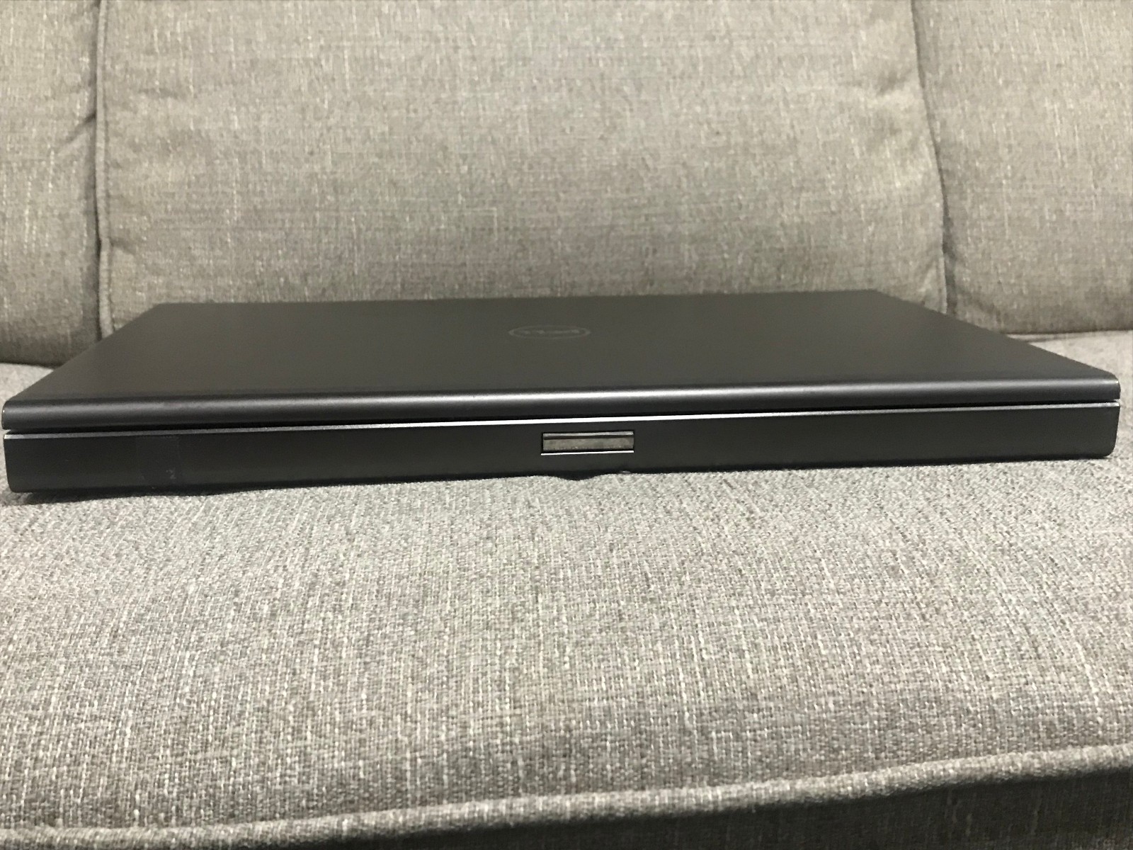 Dell Precision M6600 17″ i7-2720QM CPU @2.2GHz RAM 12GB