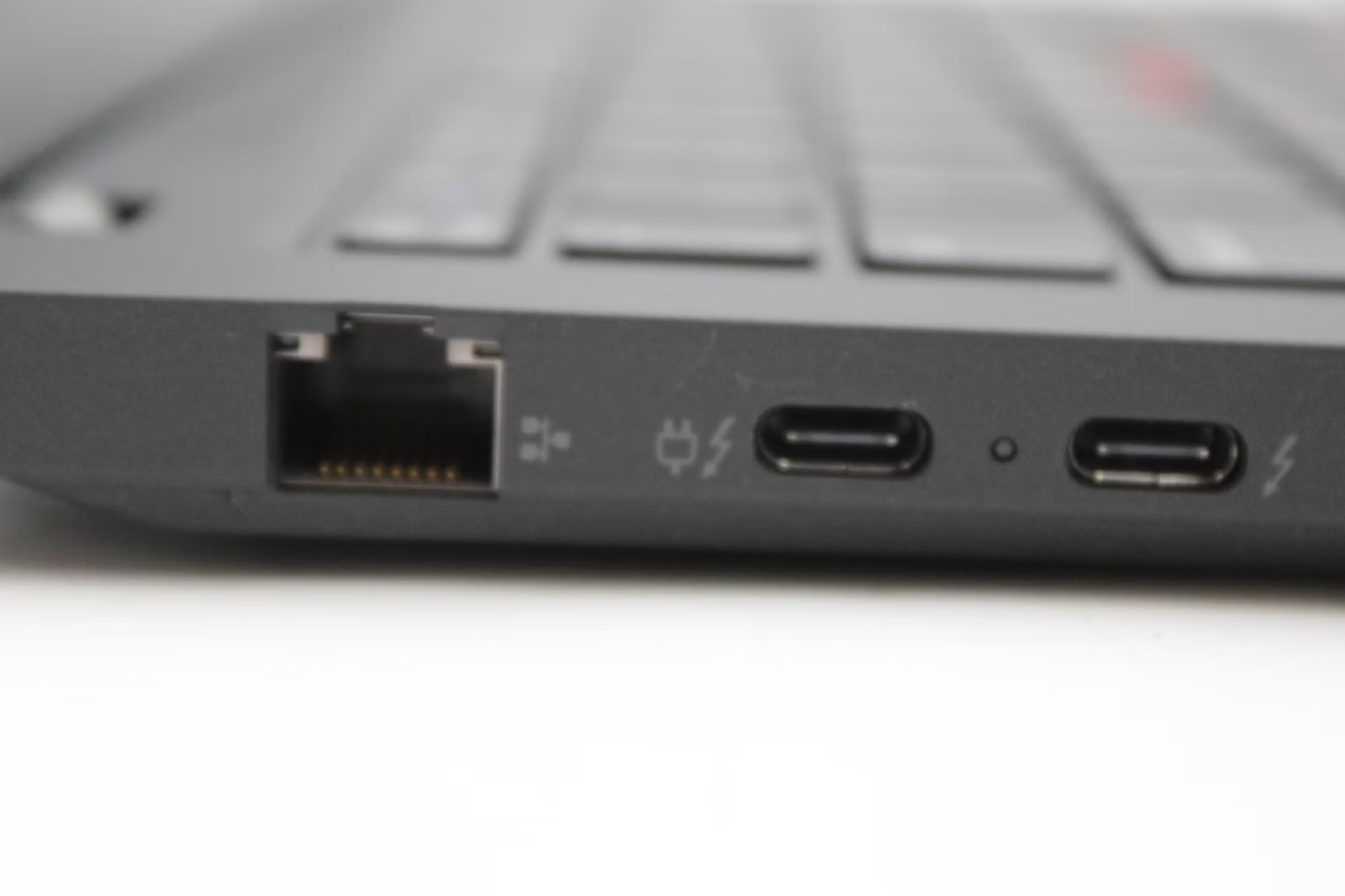 Lenovo ThinkPad P14s Gen 3 Used 14″ i7-1260P, 512GB NVMe, 16GB RAM, T550