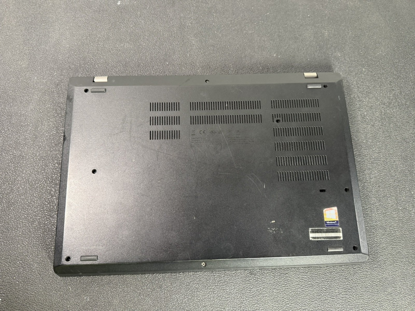 Lenovo ThinkPad P15v Gen 1 15.6″ i7-10850H 32GB 1TB NVMe Quadro P620 READ