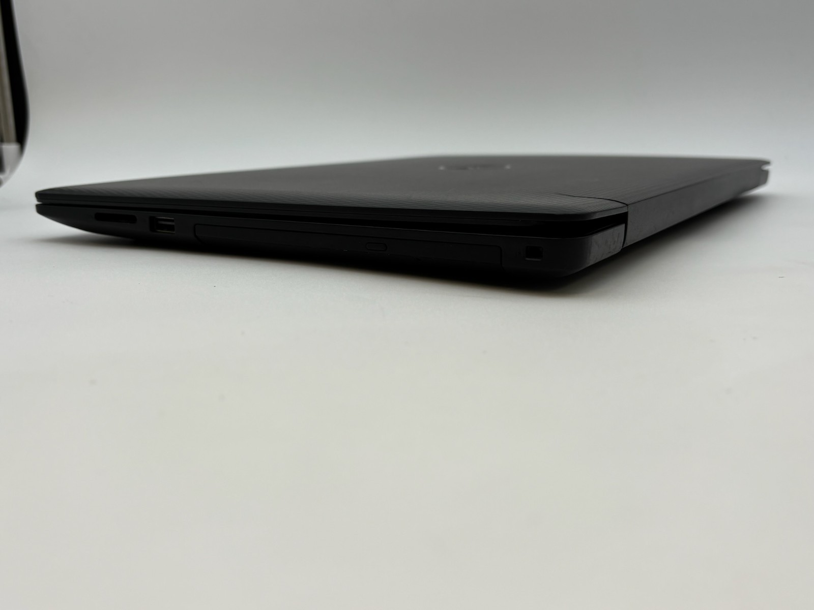 Dell Inspiron 3580 15.6″ 1 TB HDD 4 GB RAM i3-8145U Windows 10 Home