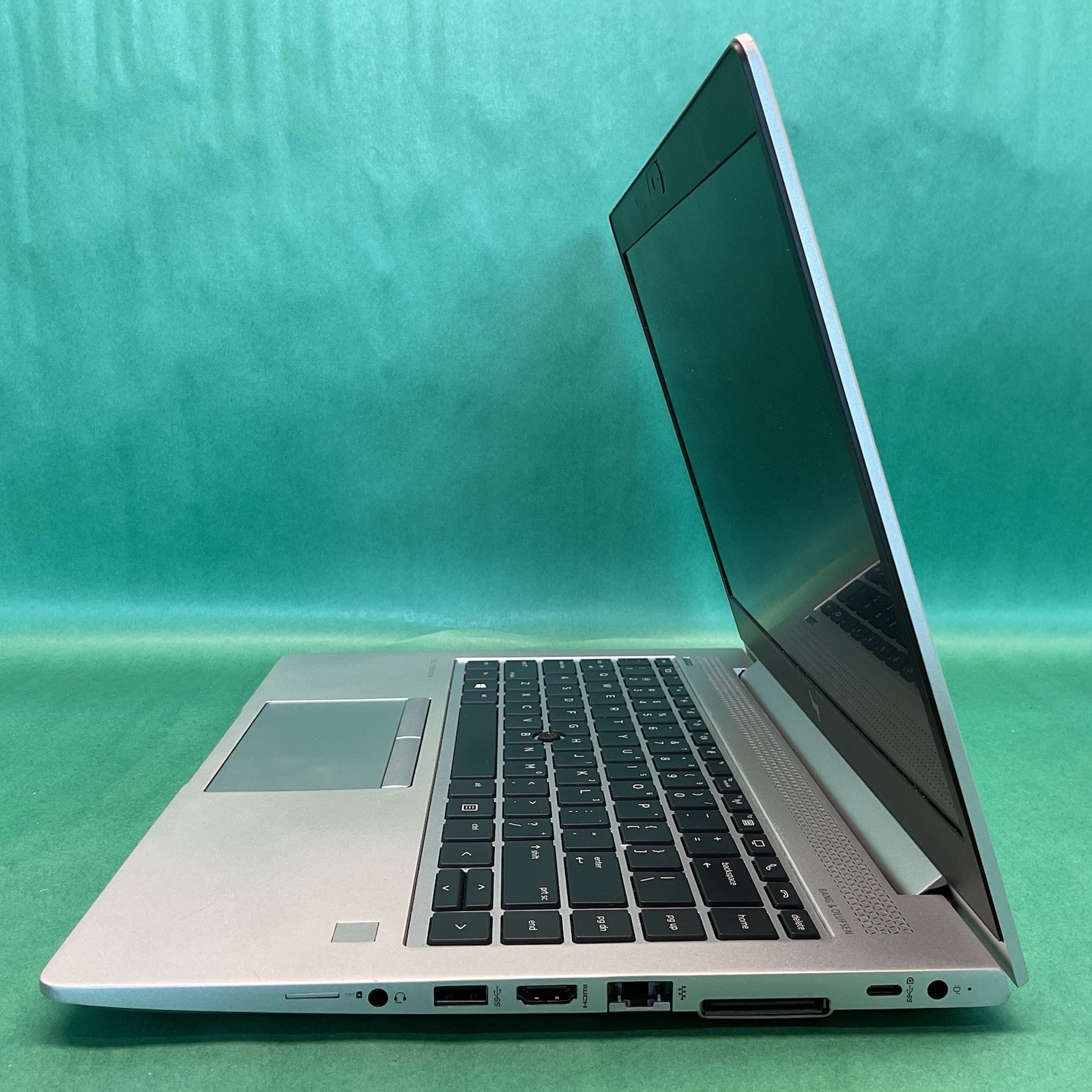 HP Elitebook 745 G5 AMD Ryzen 7 Pro 2700U – Powers On – NO HARD DRIVE- Untested