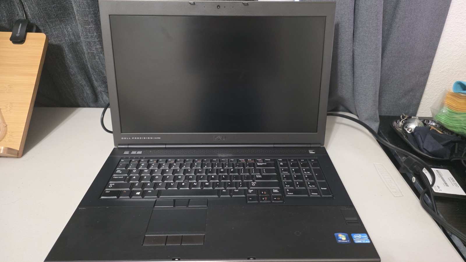 Dell Precision M6700 17.3″ i7-3540M 3.00GHz 8GB 256GB SATA SSD Linux FirePro
