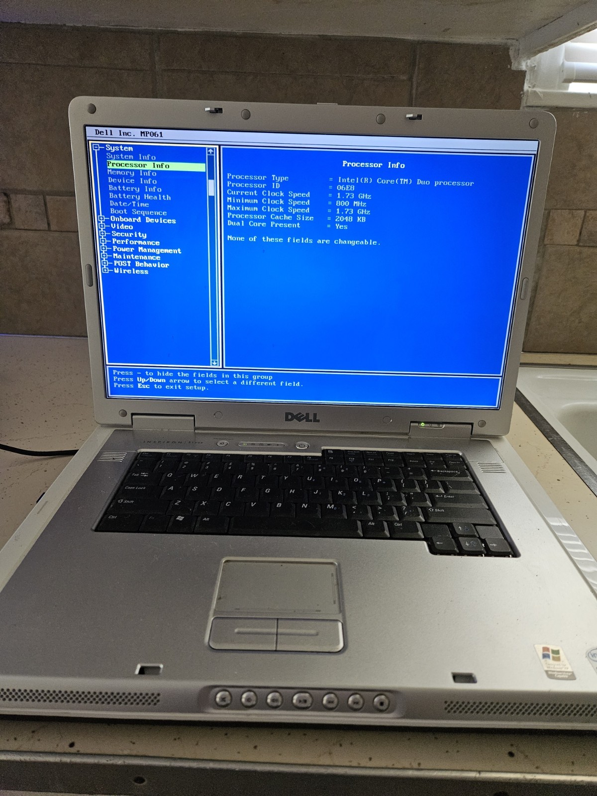 Dell Latitude D400 Laptop Win XP Pro + Docking Station Vintage Works