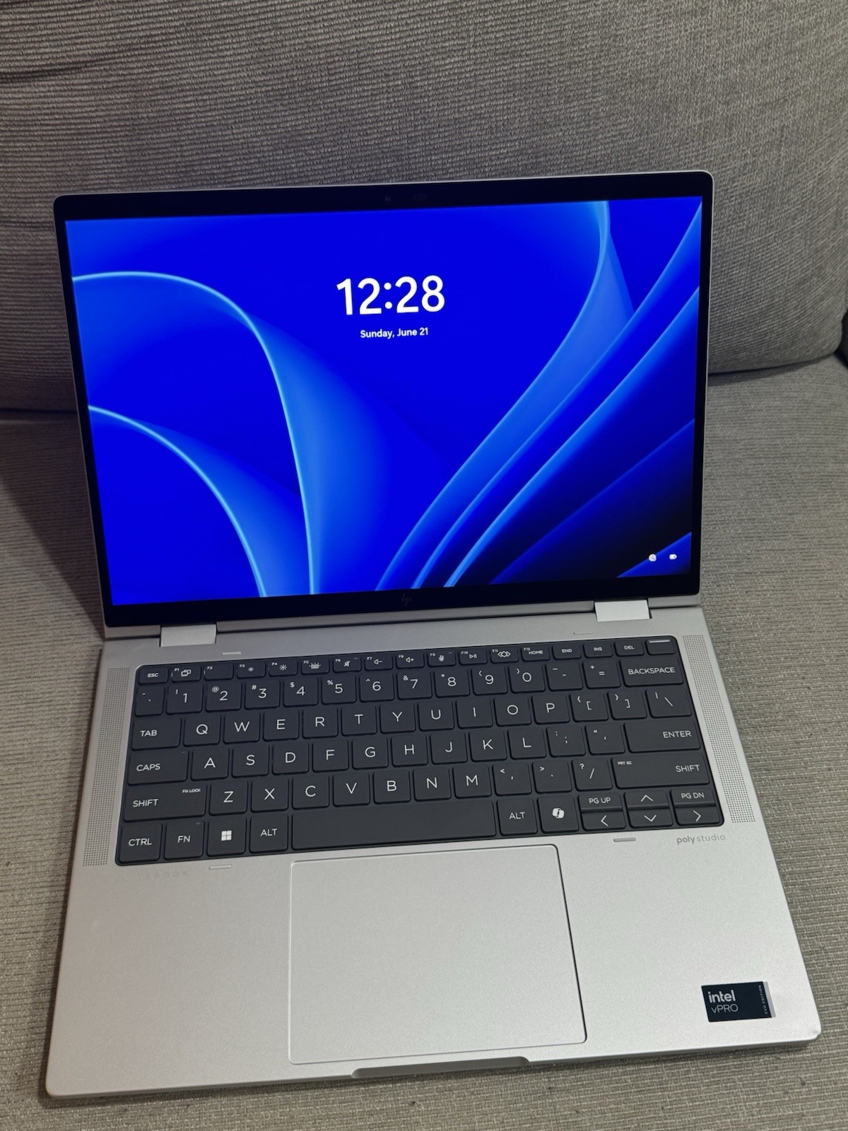 hp elitebook x360 2-in-1 1040 g11 ultra 7 16GB DDR5 Ram /512SSD STORAGE.