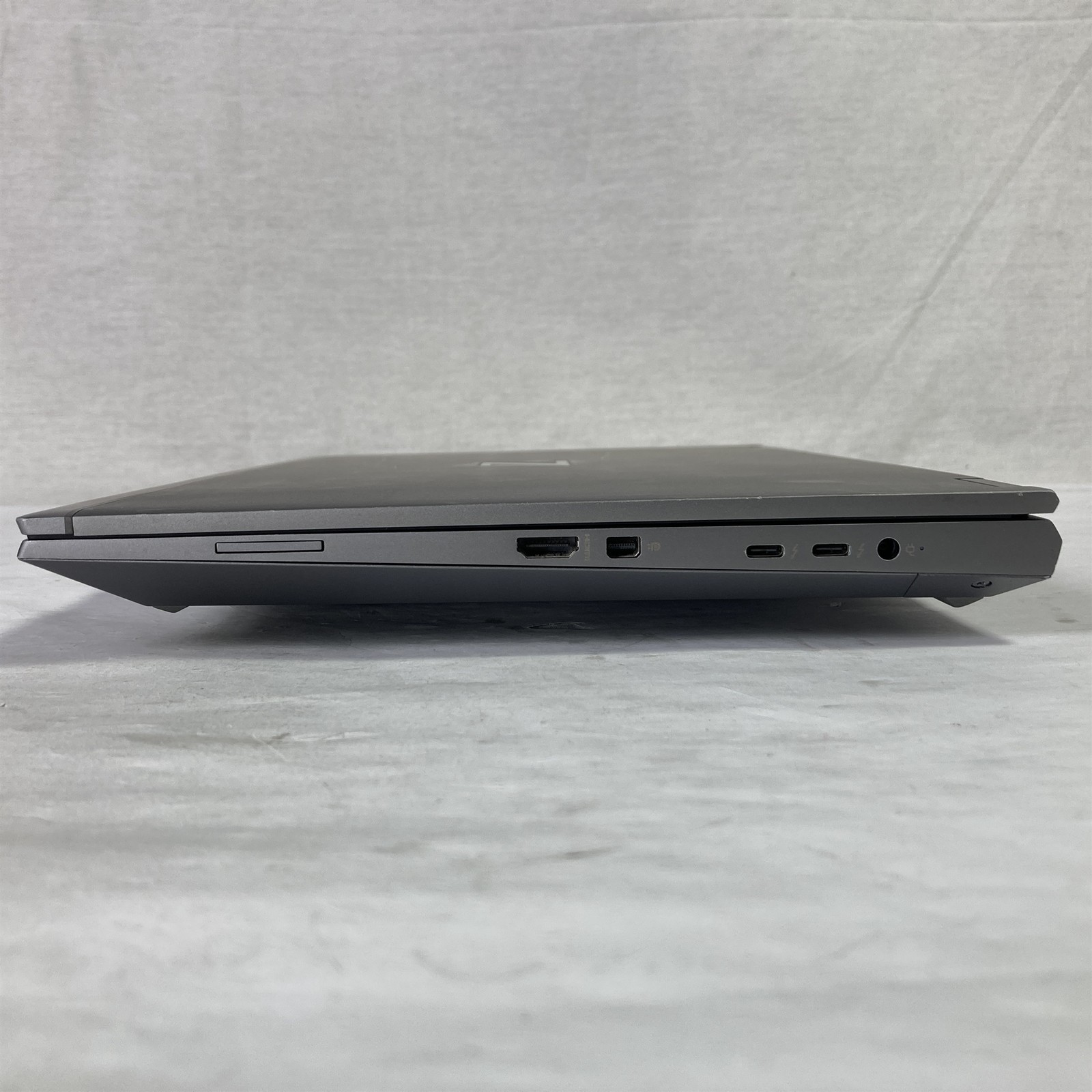 HP ZBook Fury 15 G8 15.6″ Core i9-11950H 2.6GHz – 32GB – 1TB NVMe SSD – Win 11