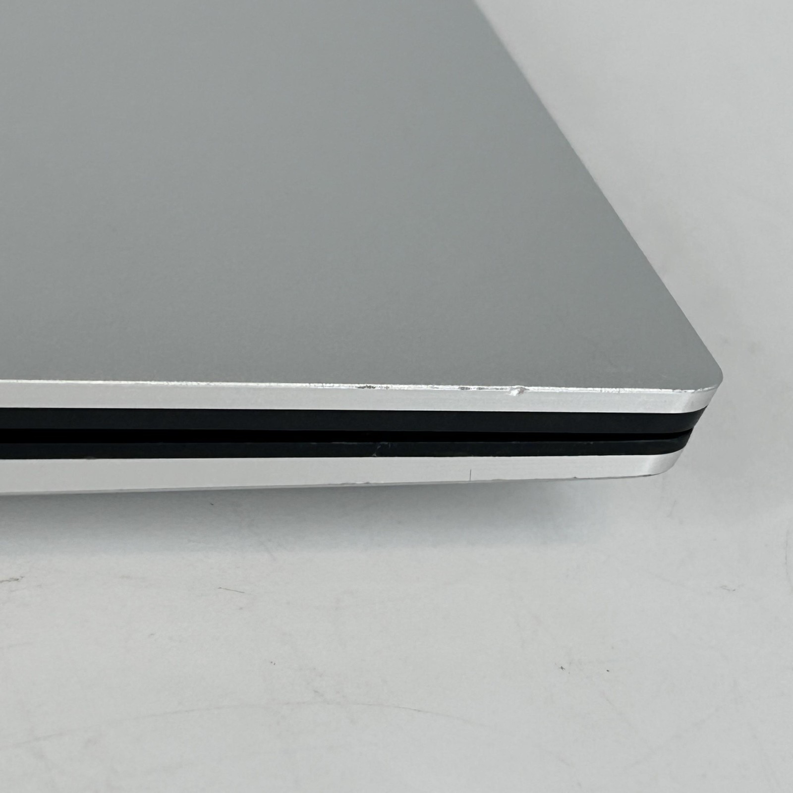 Dell XPS 15 9510 3.5K TOUCH i9-11900H 2.50GHz 16GB 512GB SSD NVIDIA RTX 3050 Ti