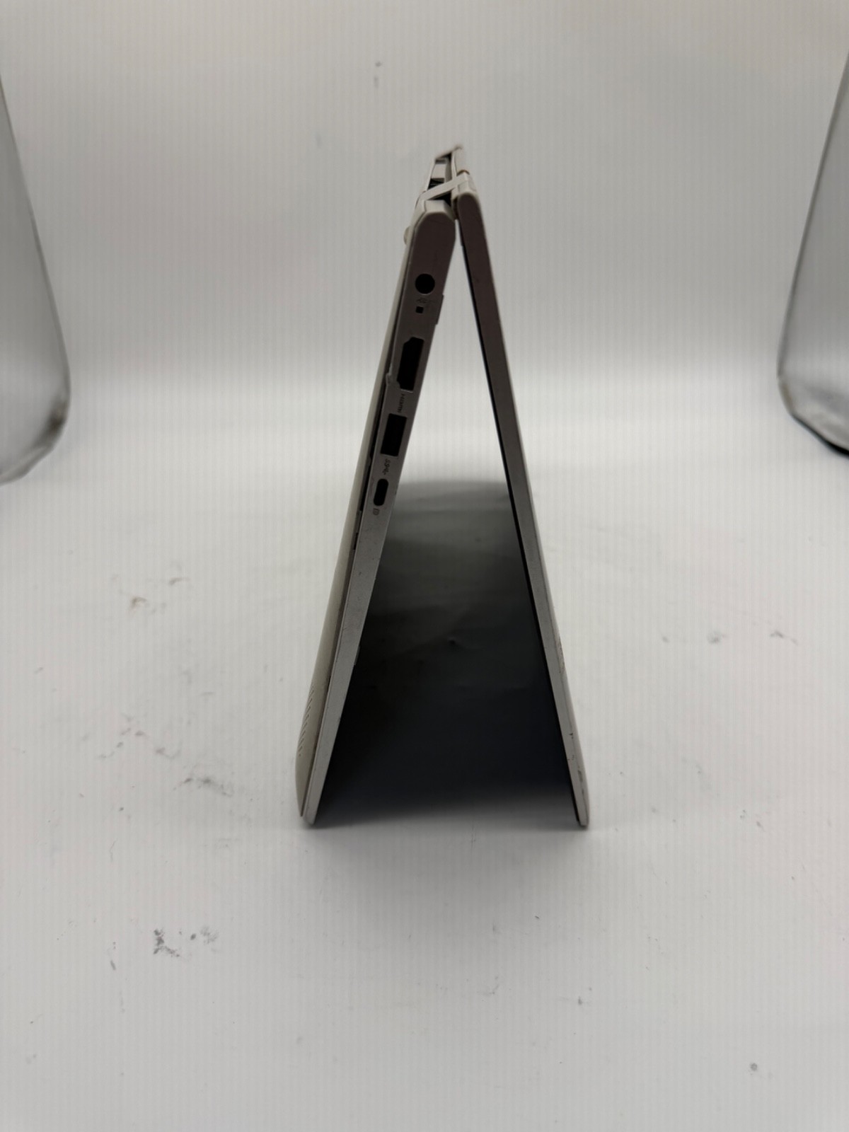 Dell Inspiron 5406 14″ Laptop i5-1135G7 8GB RAM 256GB SSD Windows 11 Pro Used RD