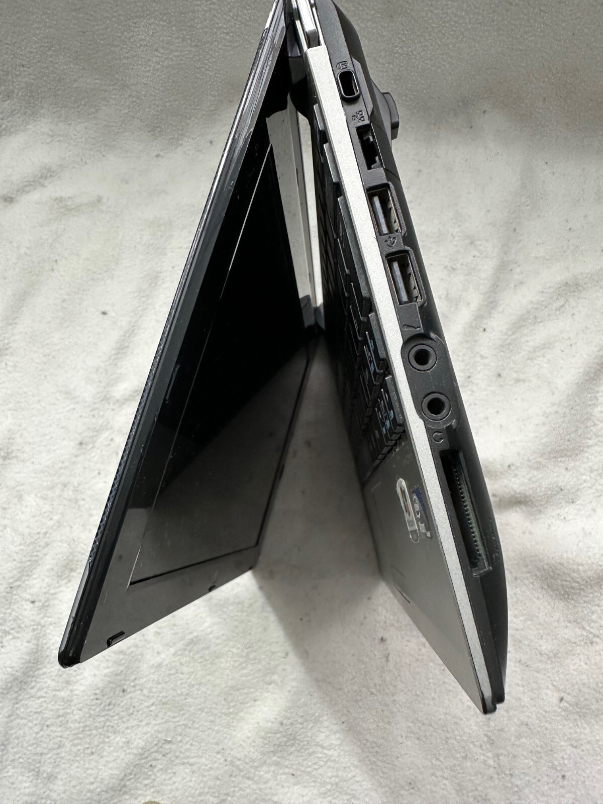 Medion Akoya E1226 (MD 98570) Intel Aton 1.66 GHz 250 GB HDD 1 GB RAM Used