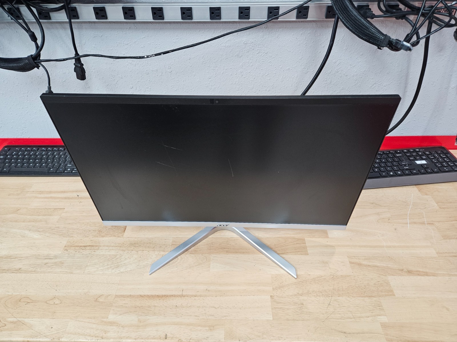 Acer Aspire All-In-One Desktop 24″ i3 10th gen Intel UHD 8GB RAM – NO SSD