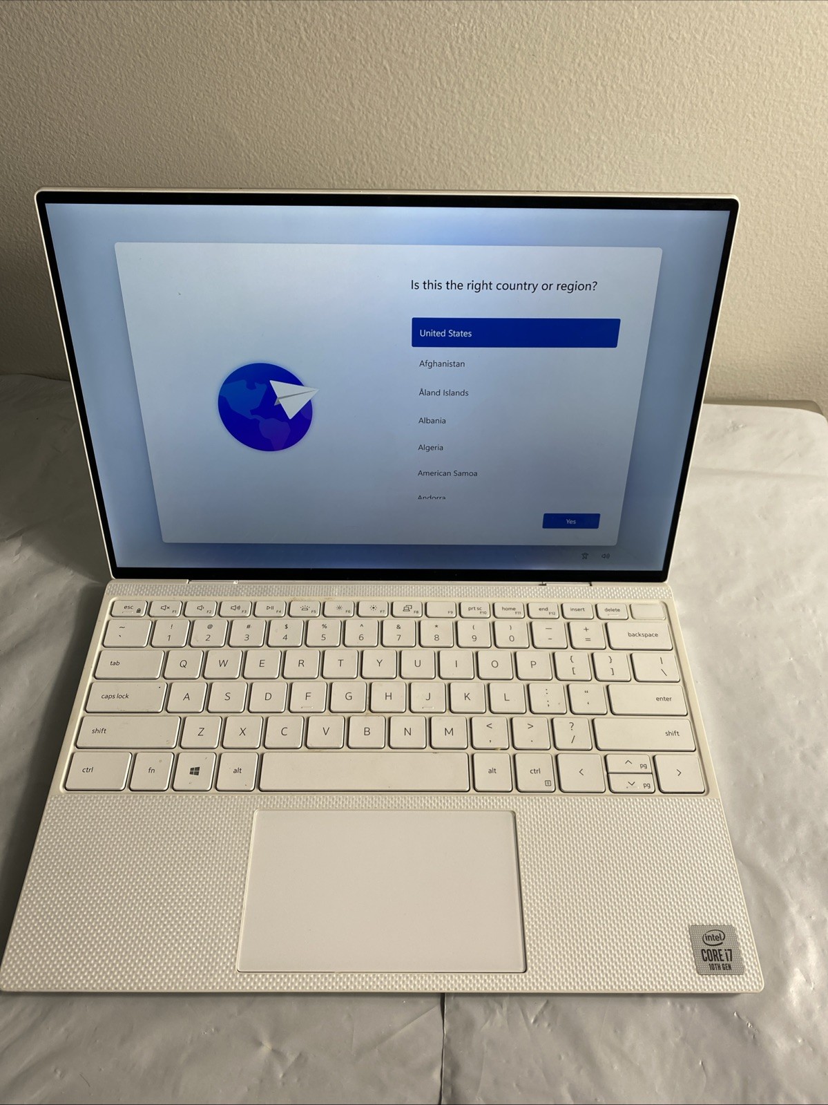 Dell XPS 13 – 512GB SSD, Intel Core i7 10th Gen 16GB RAM – No Box No Cable